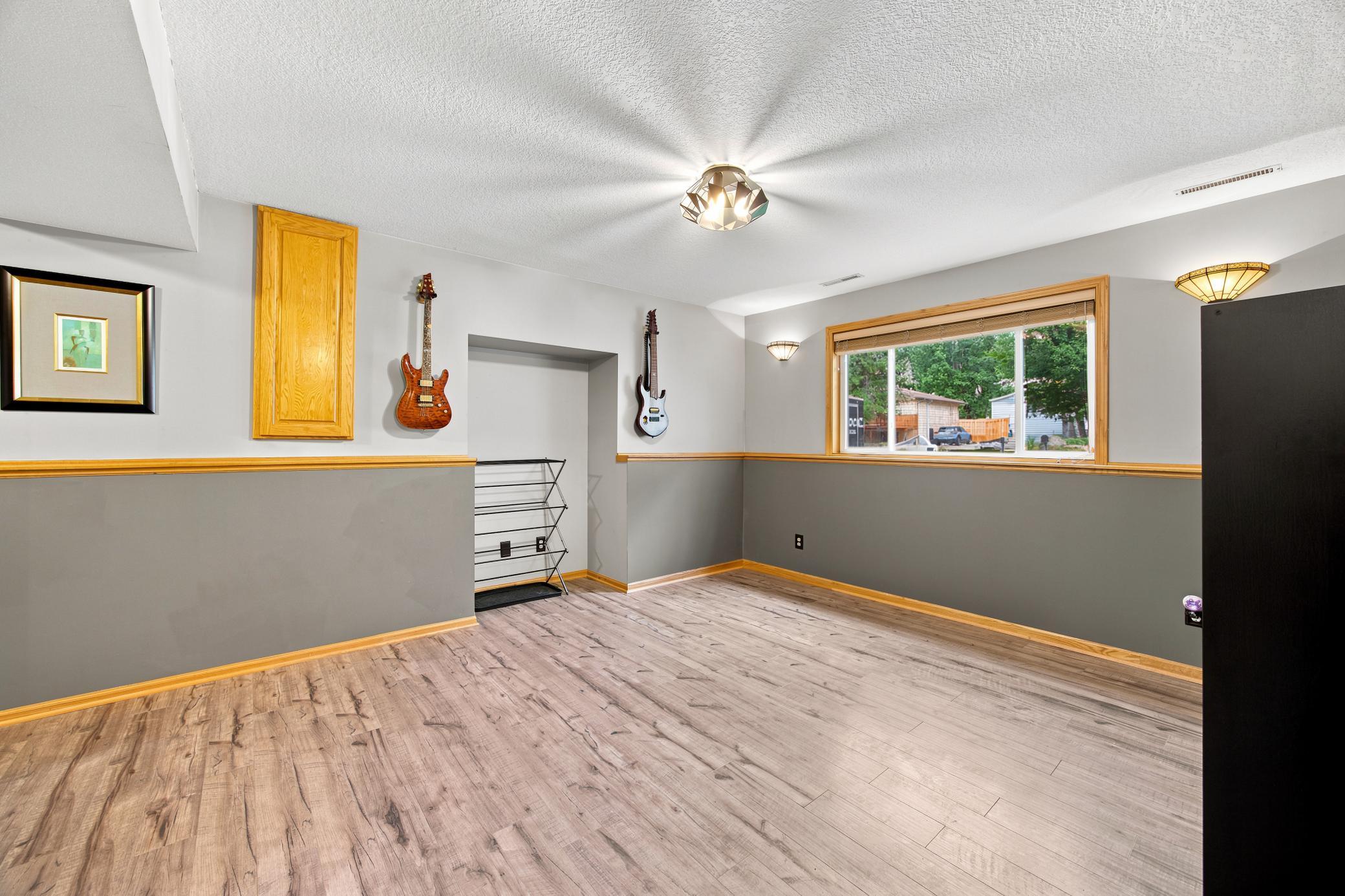 3814 Strathmore Lane SE