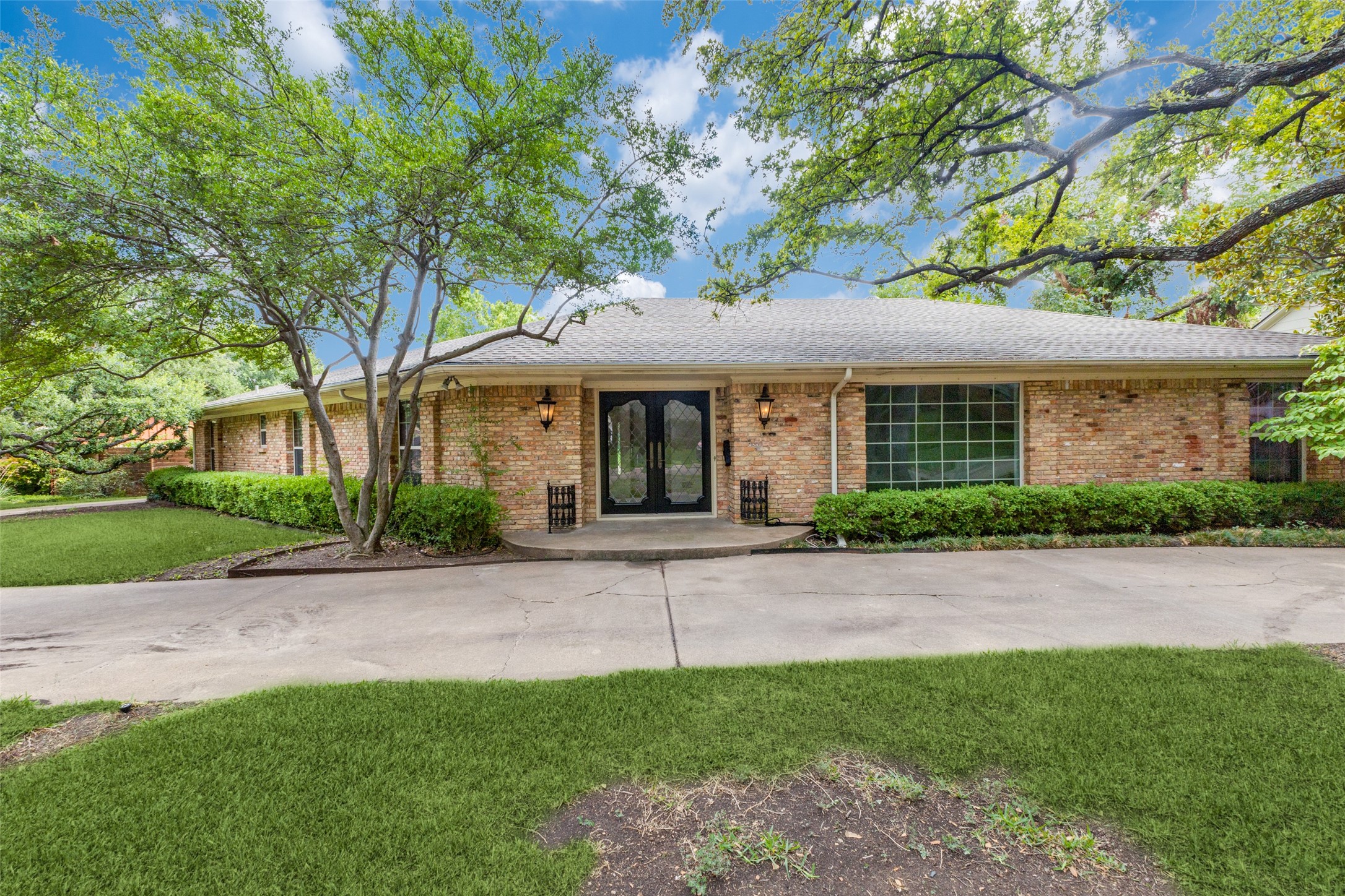 6176 Brandeis Lane