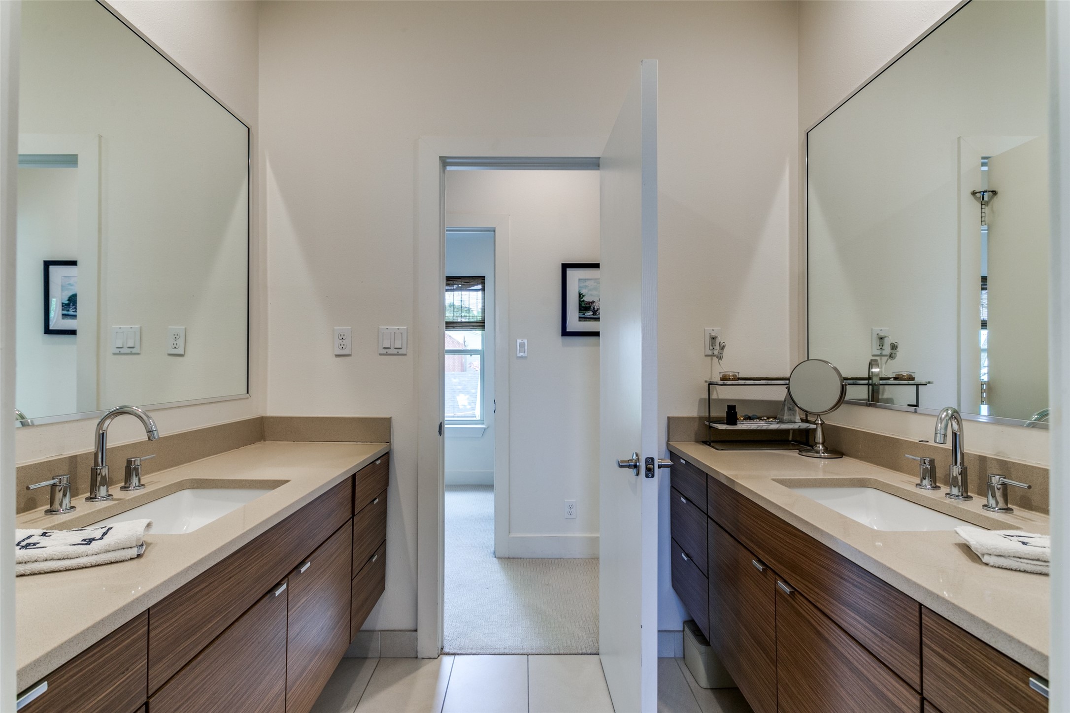6871 Lorna Lane