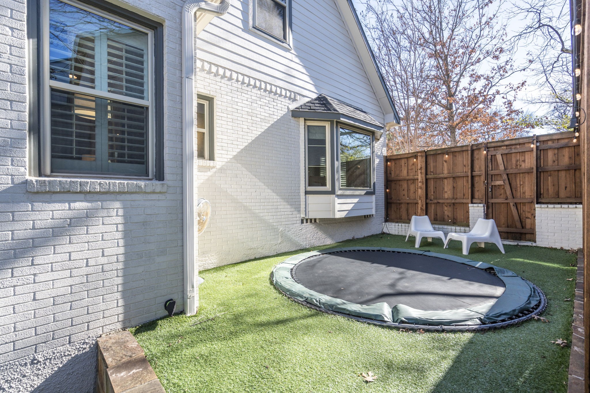 6871 Lorna Lane