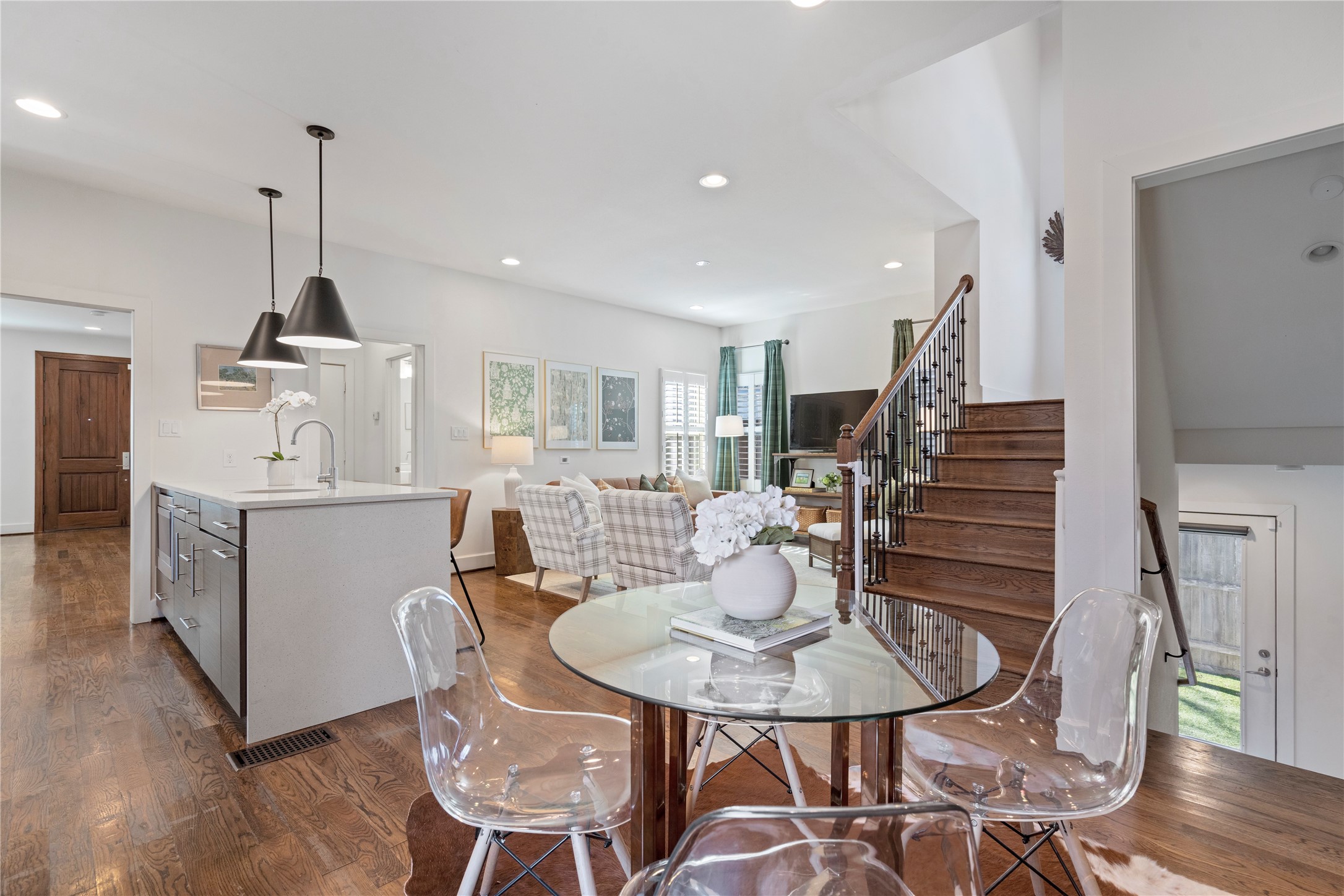 6871 Lorna Lane