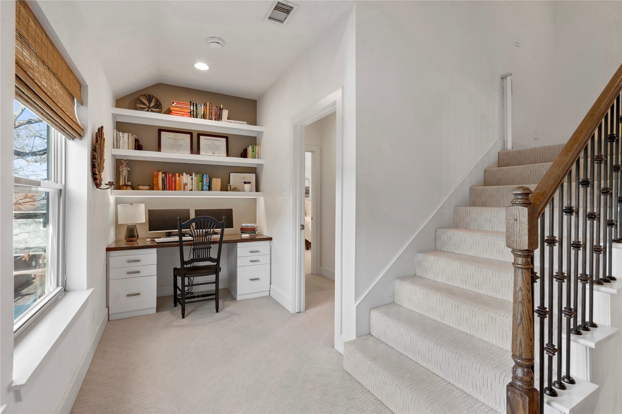 6871 Lorna Lane