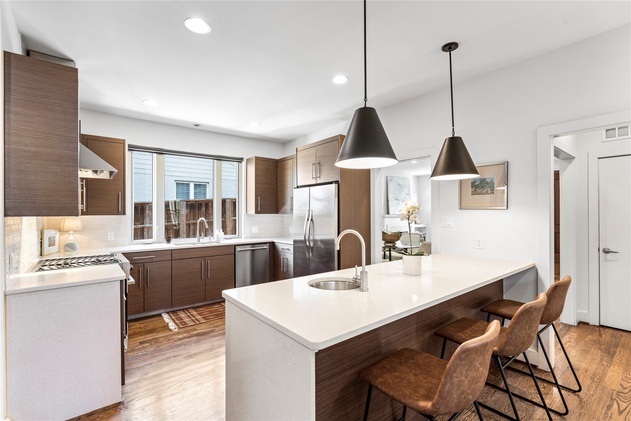 6871 Lorna Lane