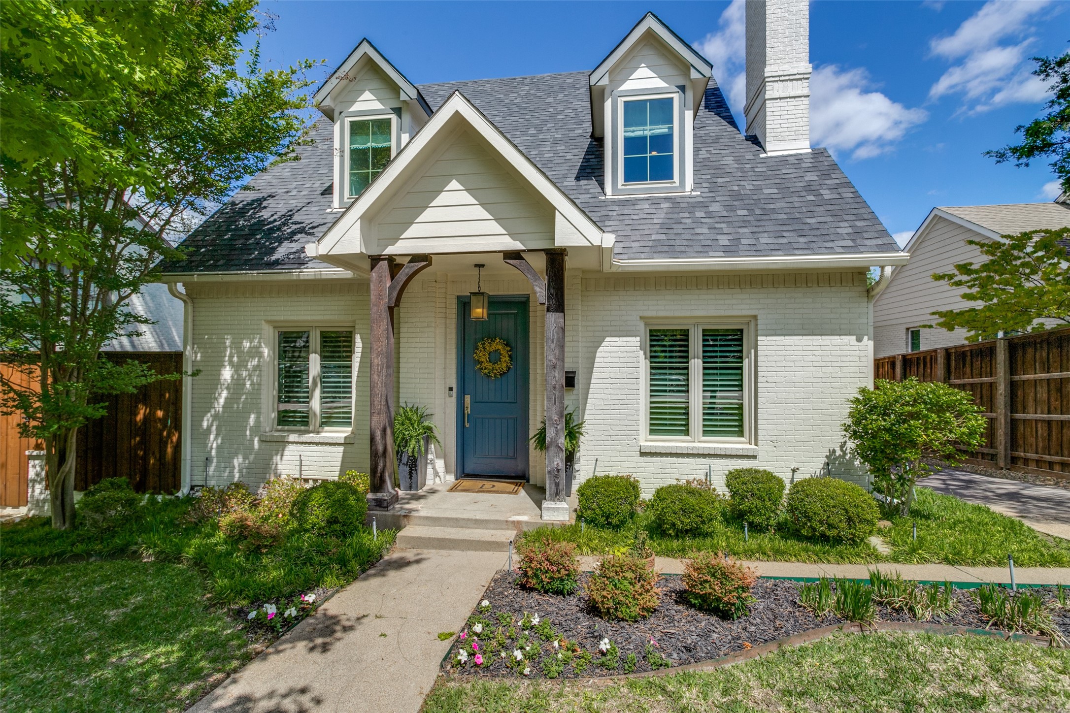 6871 Lorna Lane