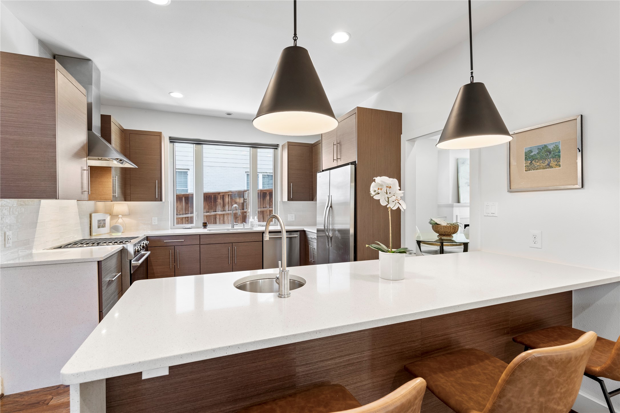 6871 Lorna Lane