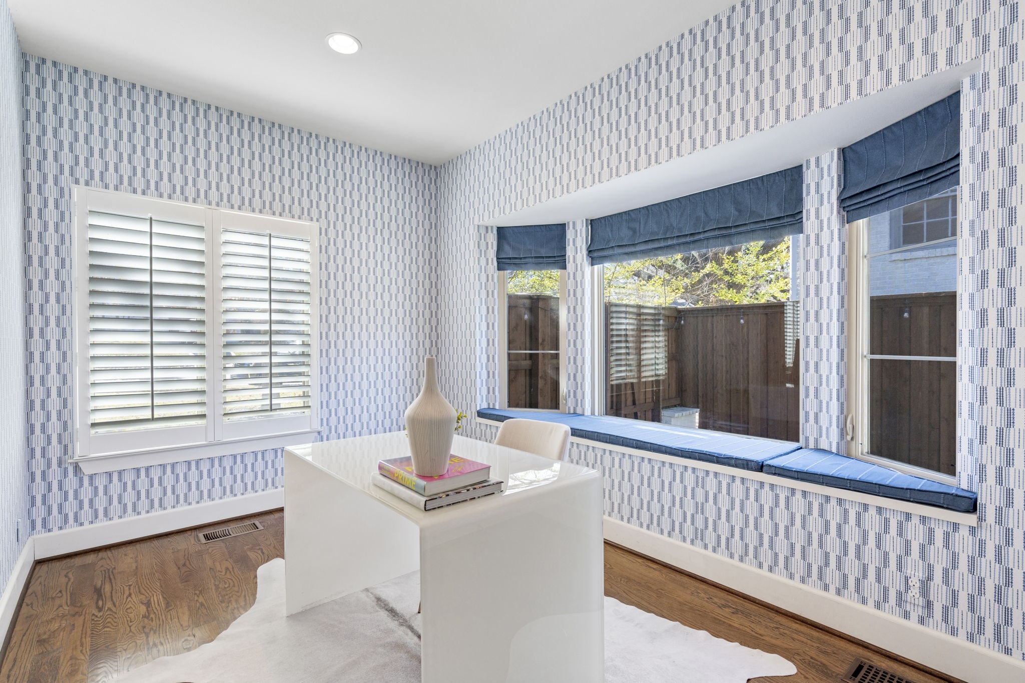 6871 Lorna Lane