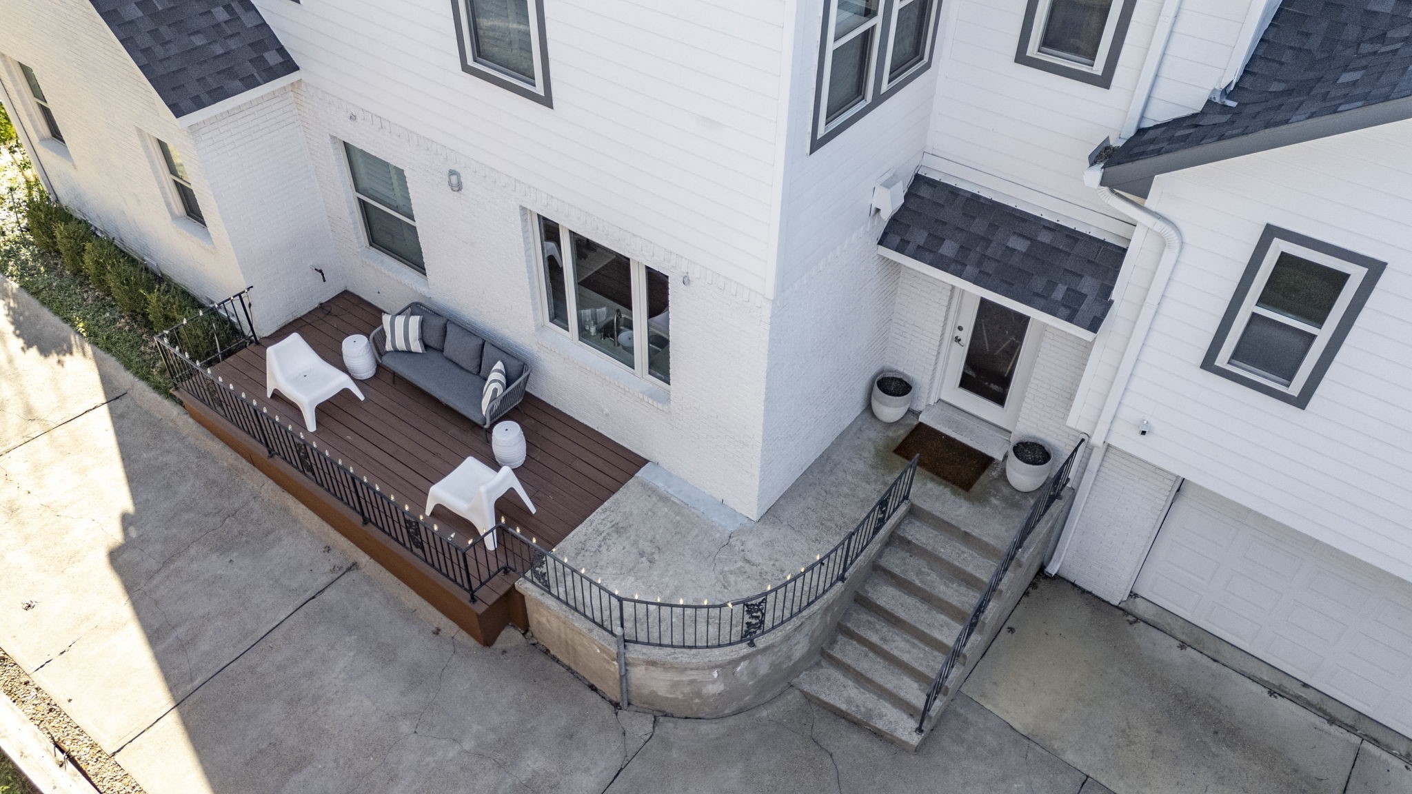 6871 Lorna Lane