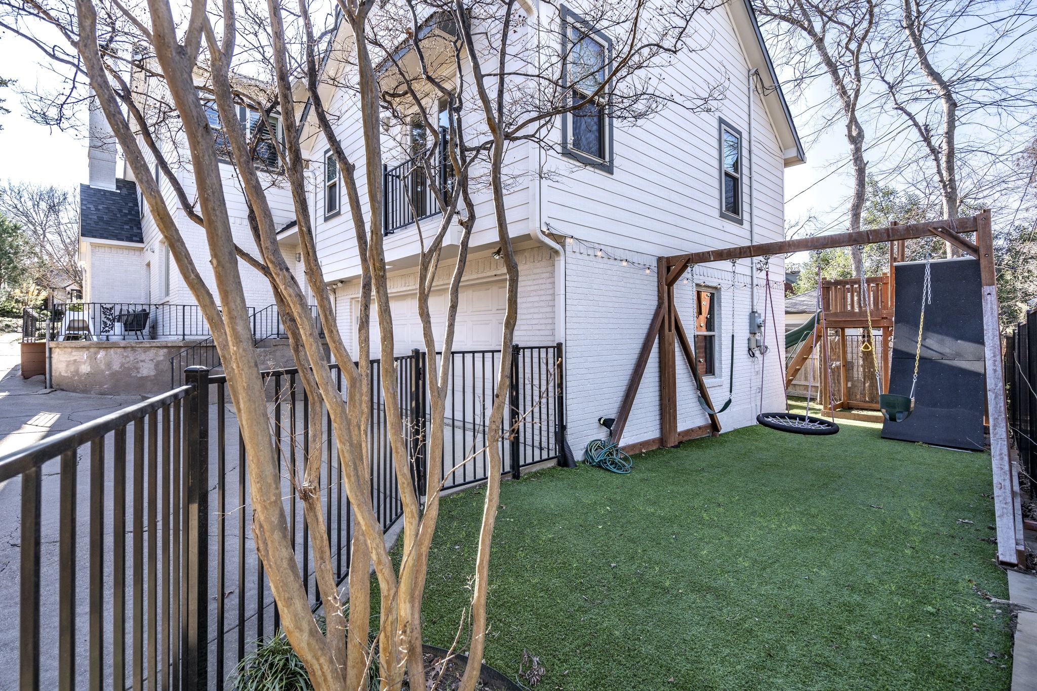 6871 Lorna Lane
