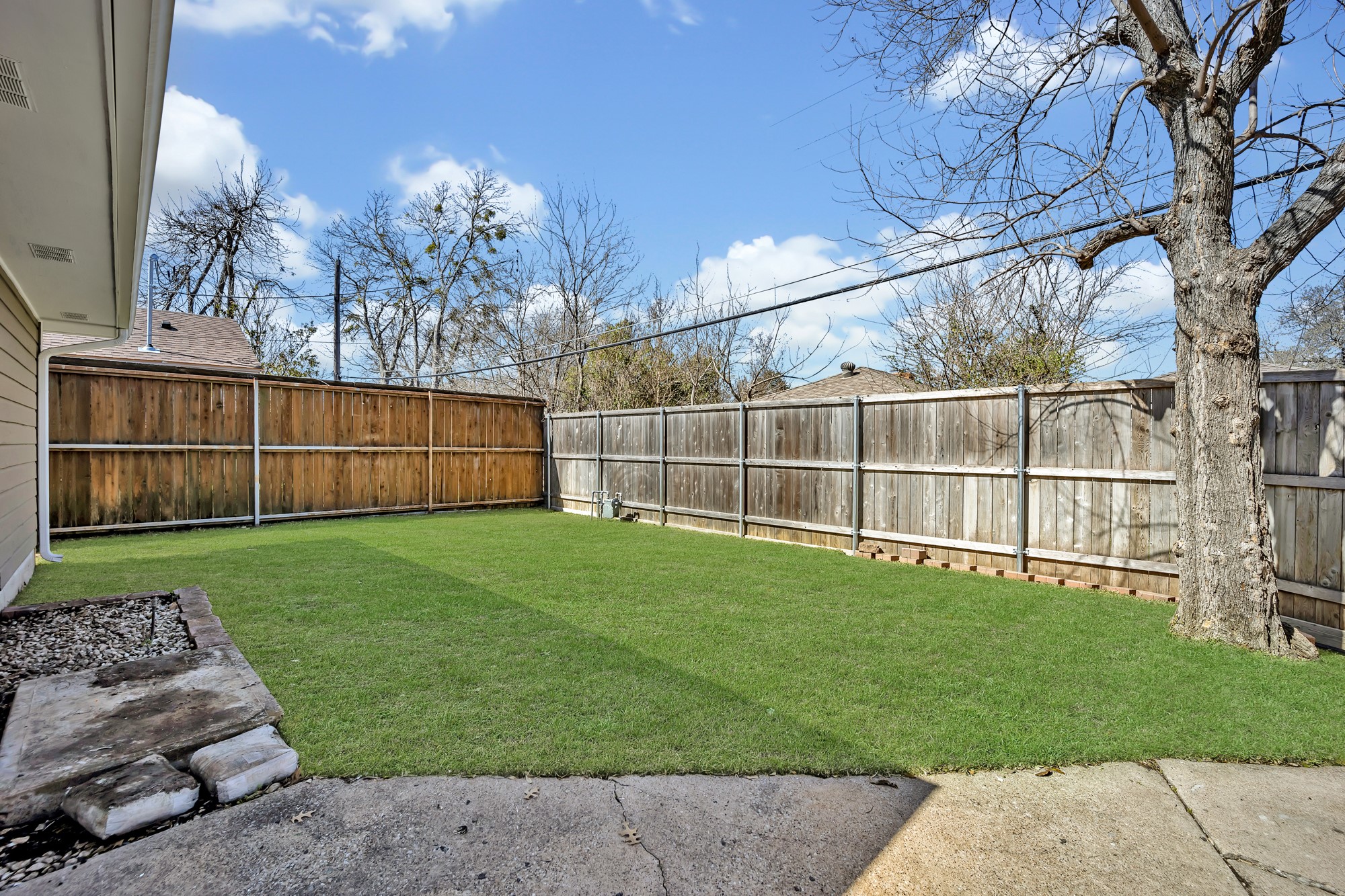 6903 E Mockingbird Lane