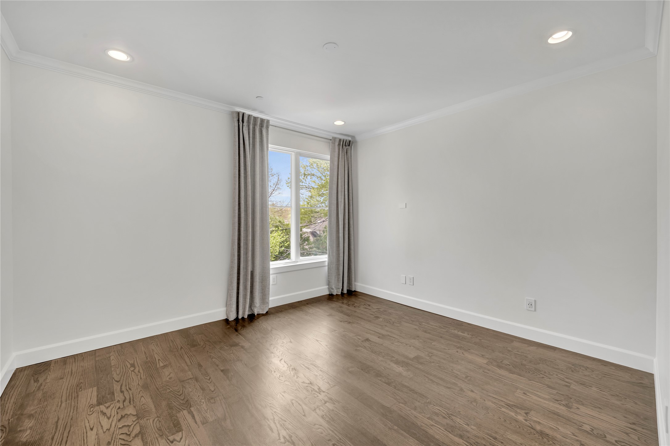 3515 Normandy Avenue 4