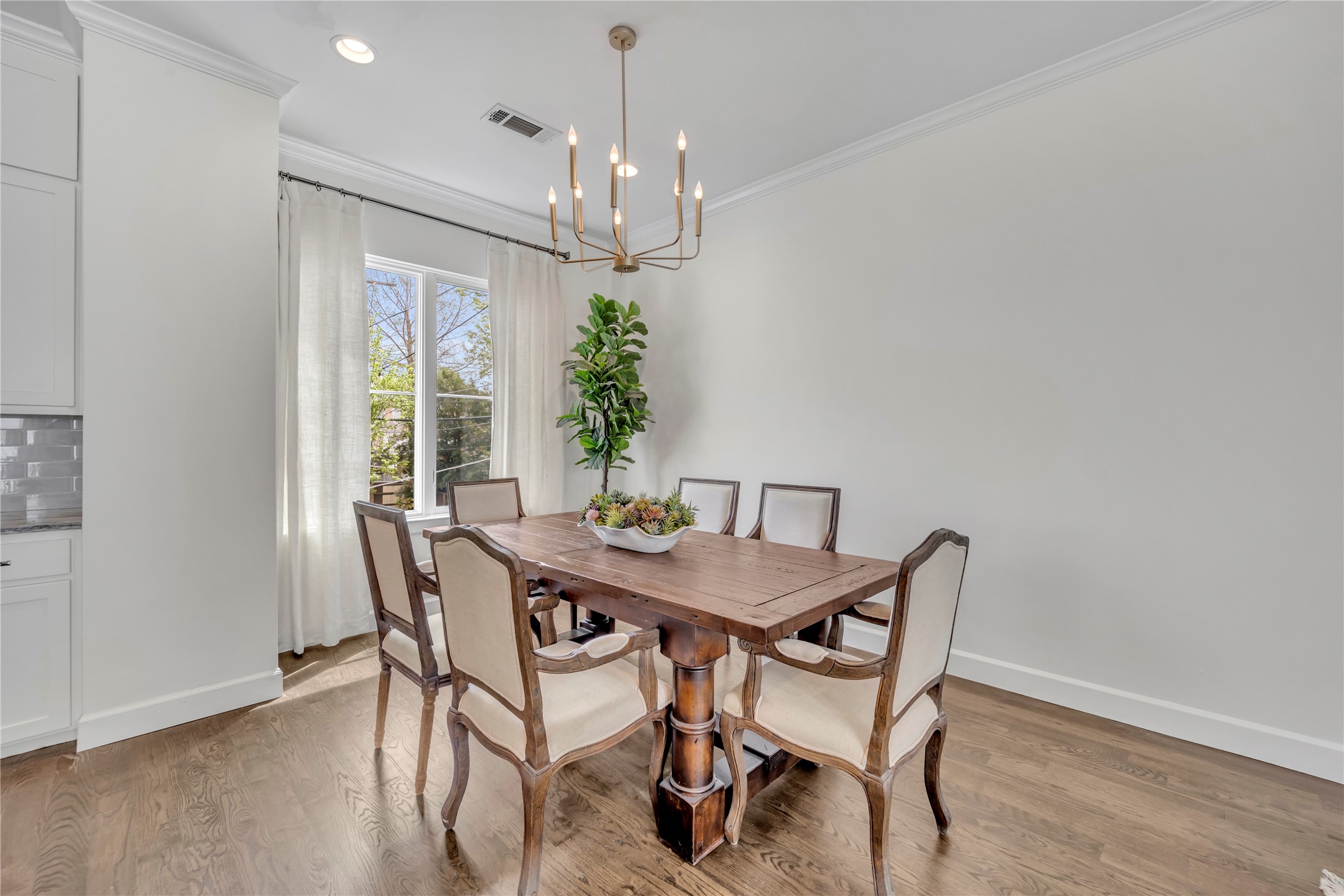 3515 Normandy Avenue 4