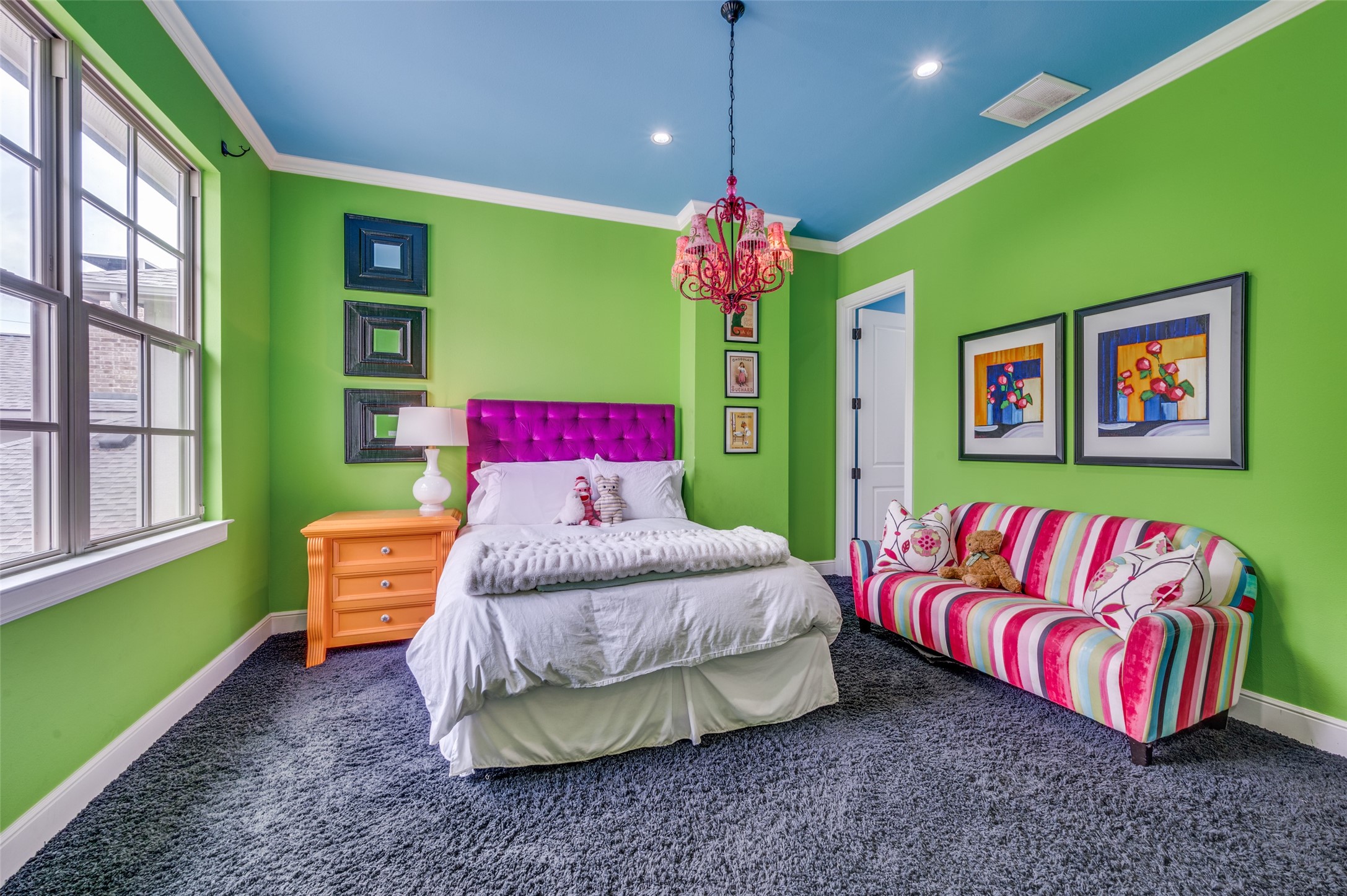 4927 Stanford Avenue