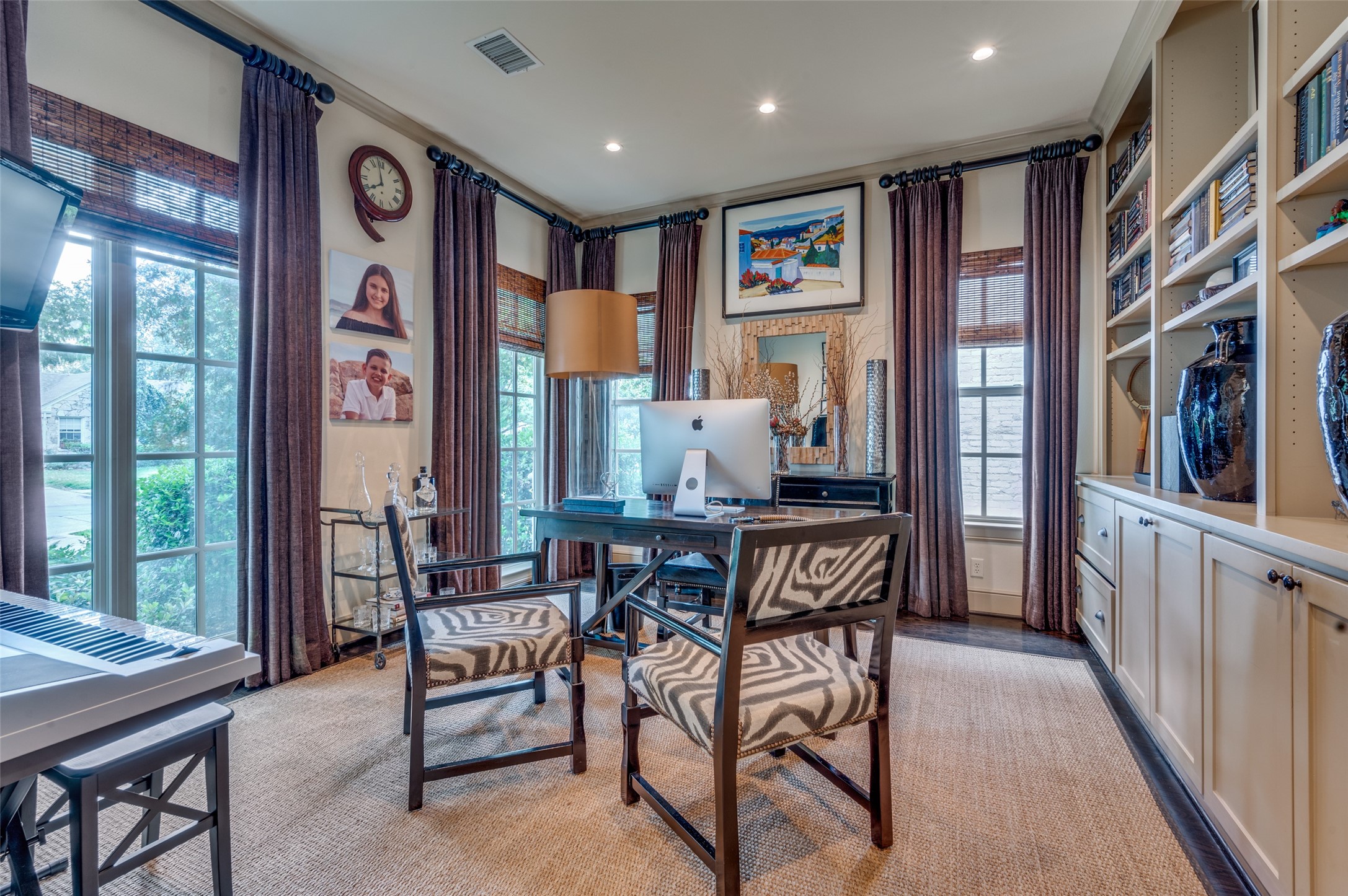 4927 Stanford Avenue