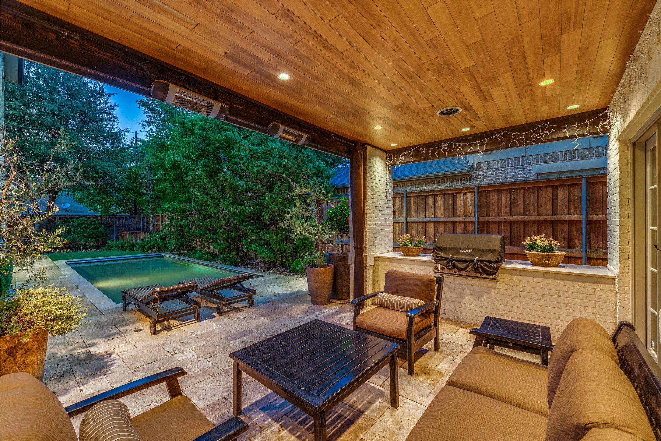 4927 Stanford Avenue