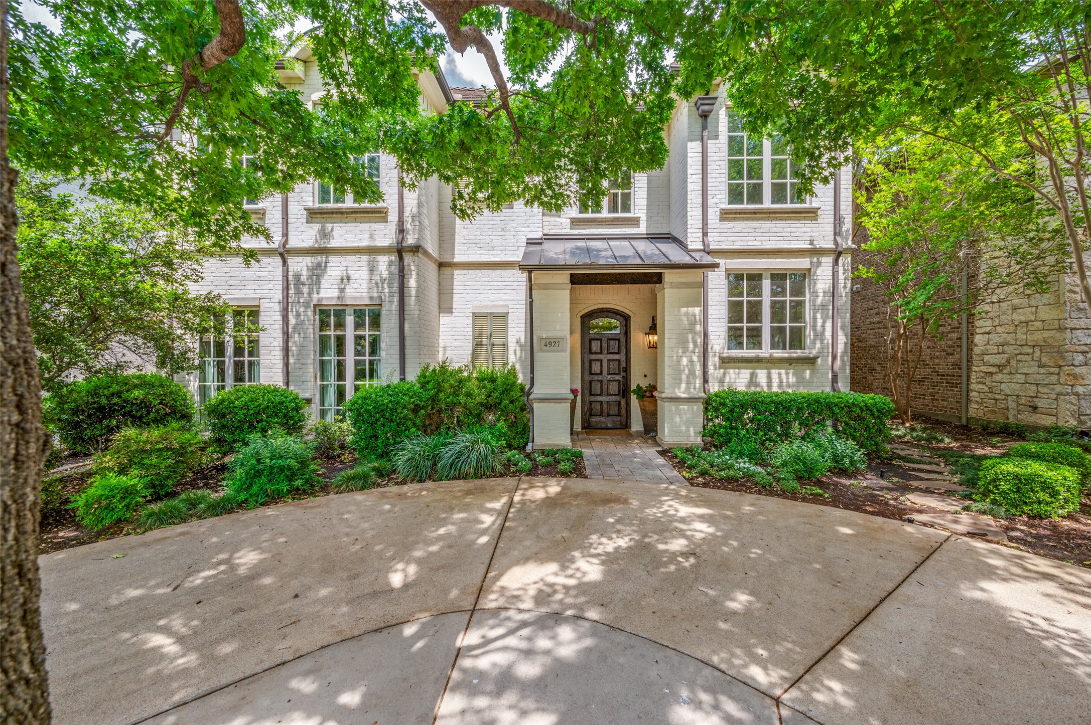 4927 Stanford Avenue