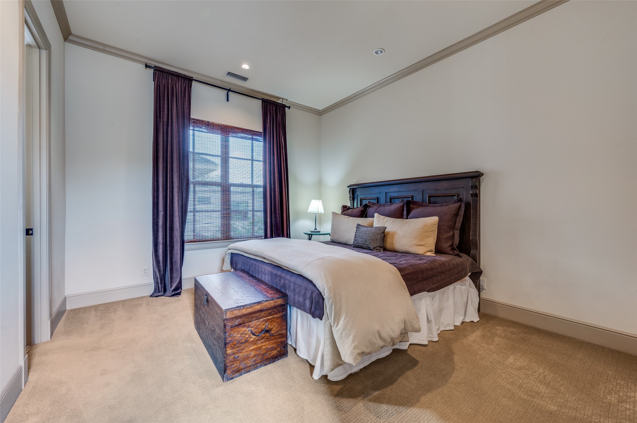 4927 Stanford Avenue