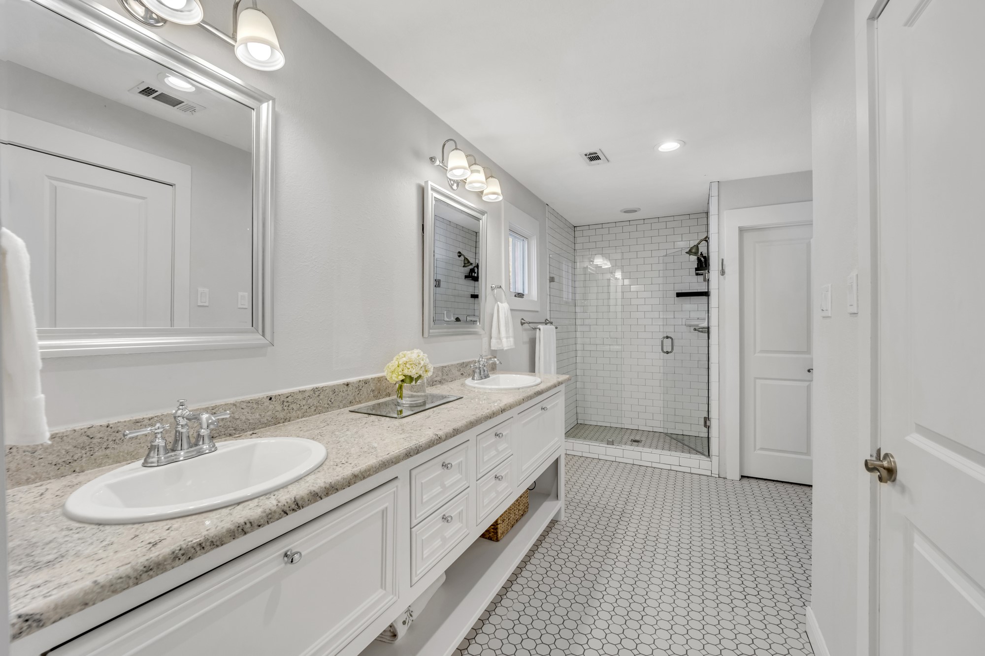 6034 Monticello Avenue