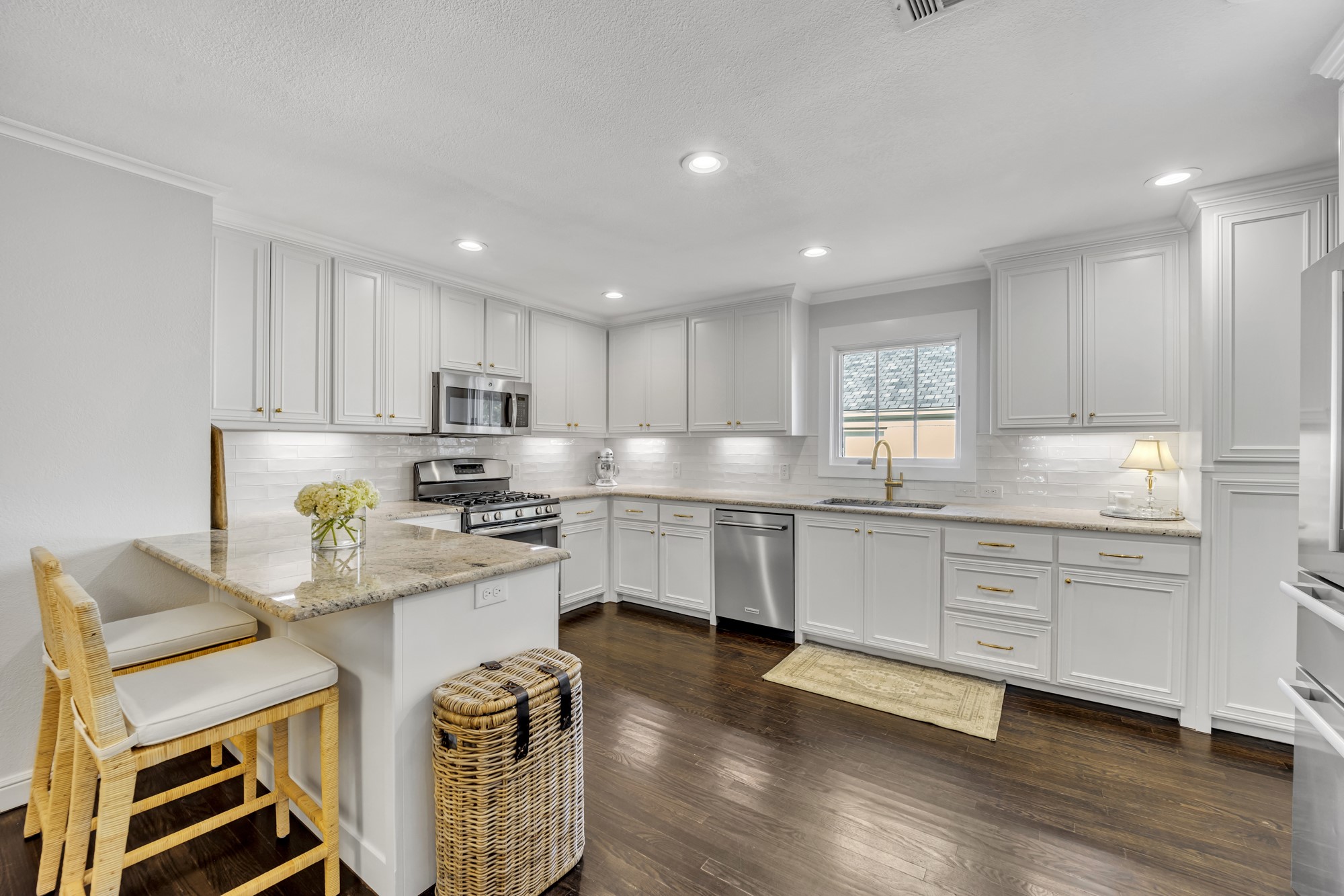 6034 Monticello Avenue