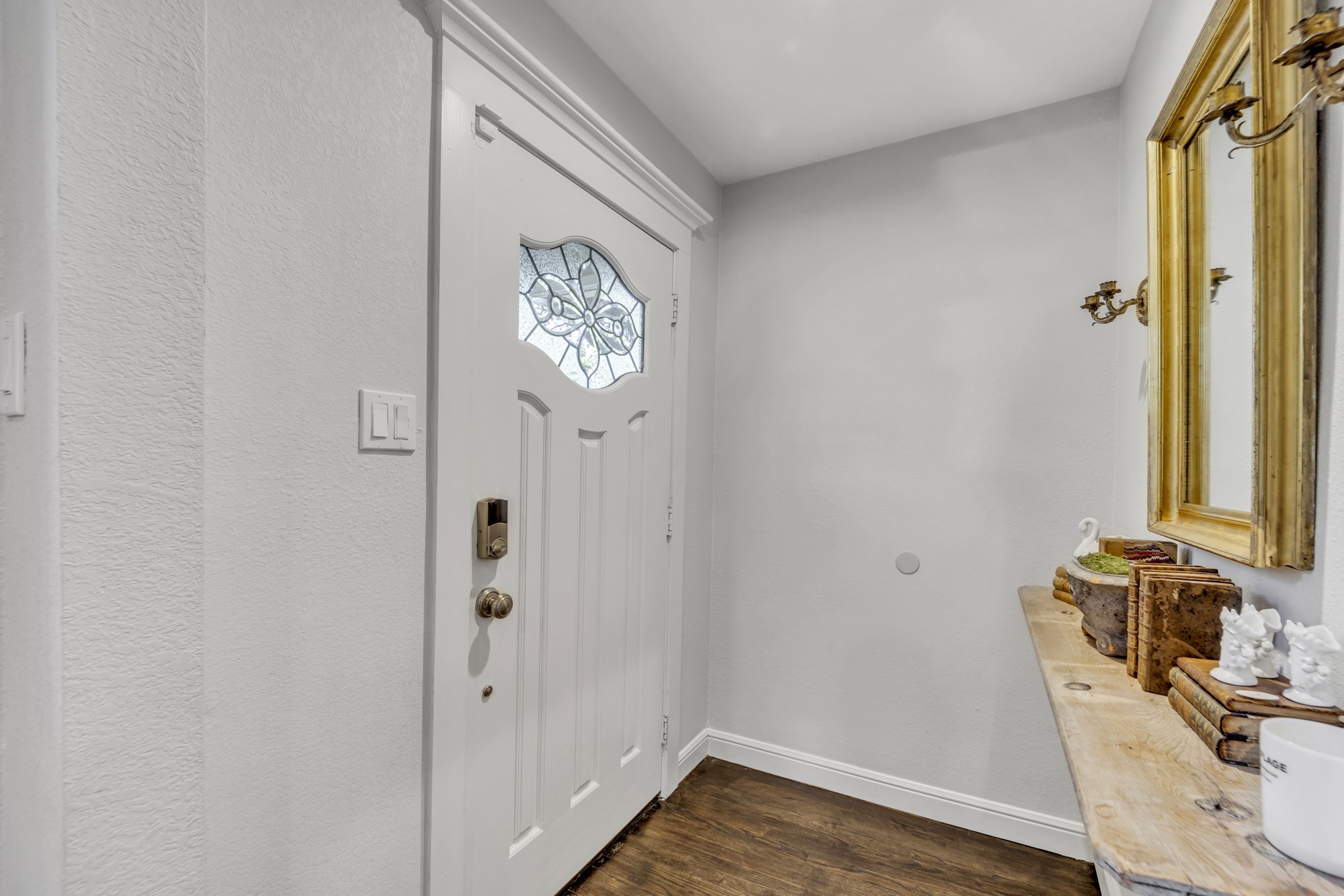 6034 Monticello Avenue