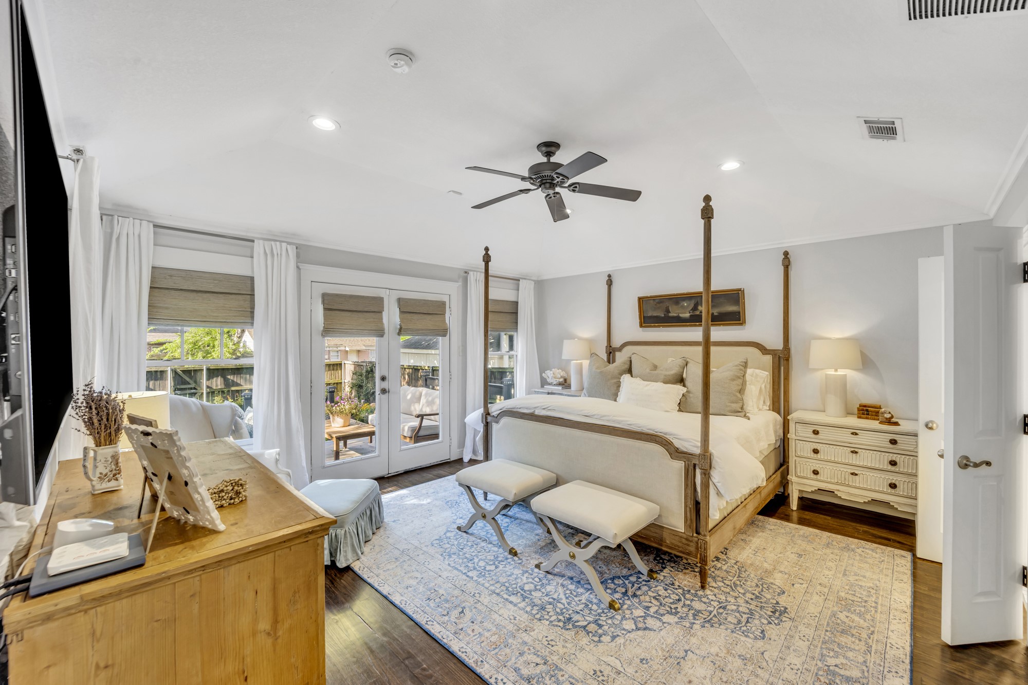 6034 Monticello Avenue