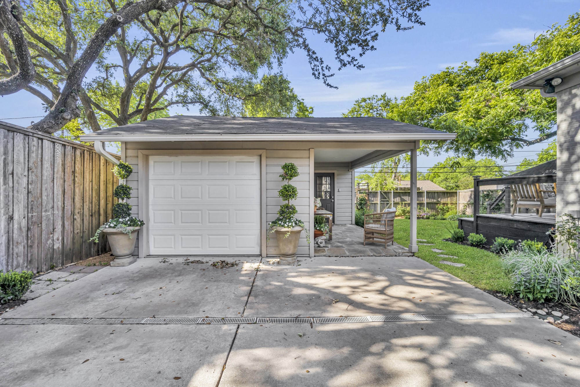 6034 Monticello Avenue