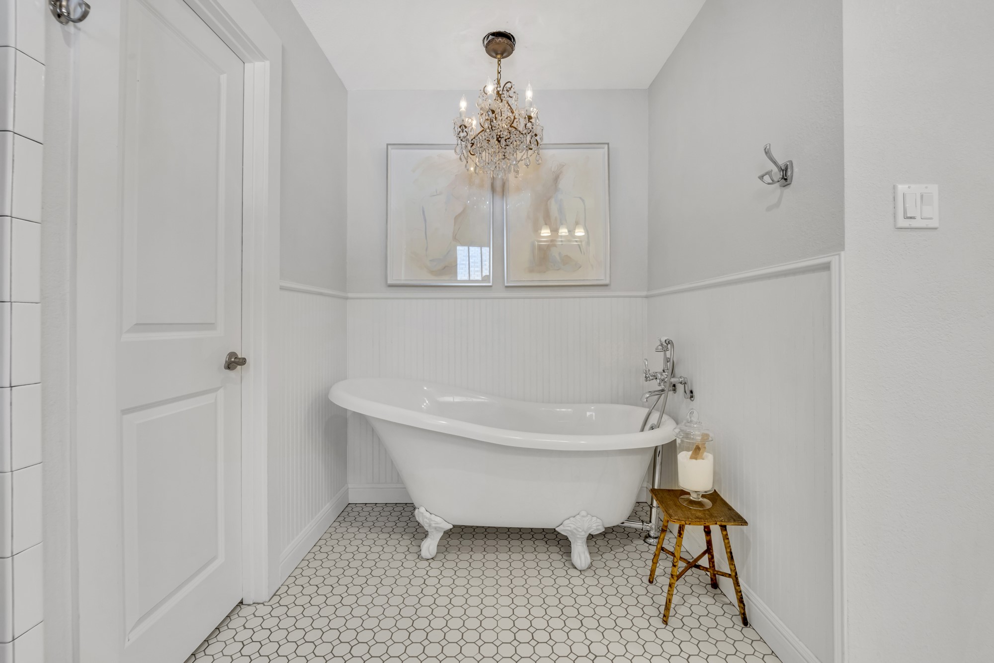 6034 Monticello Avenue