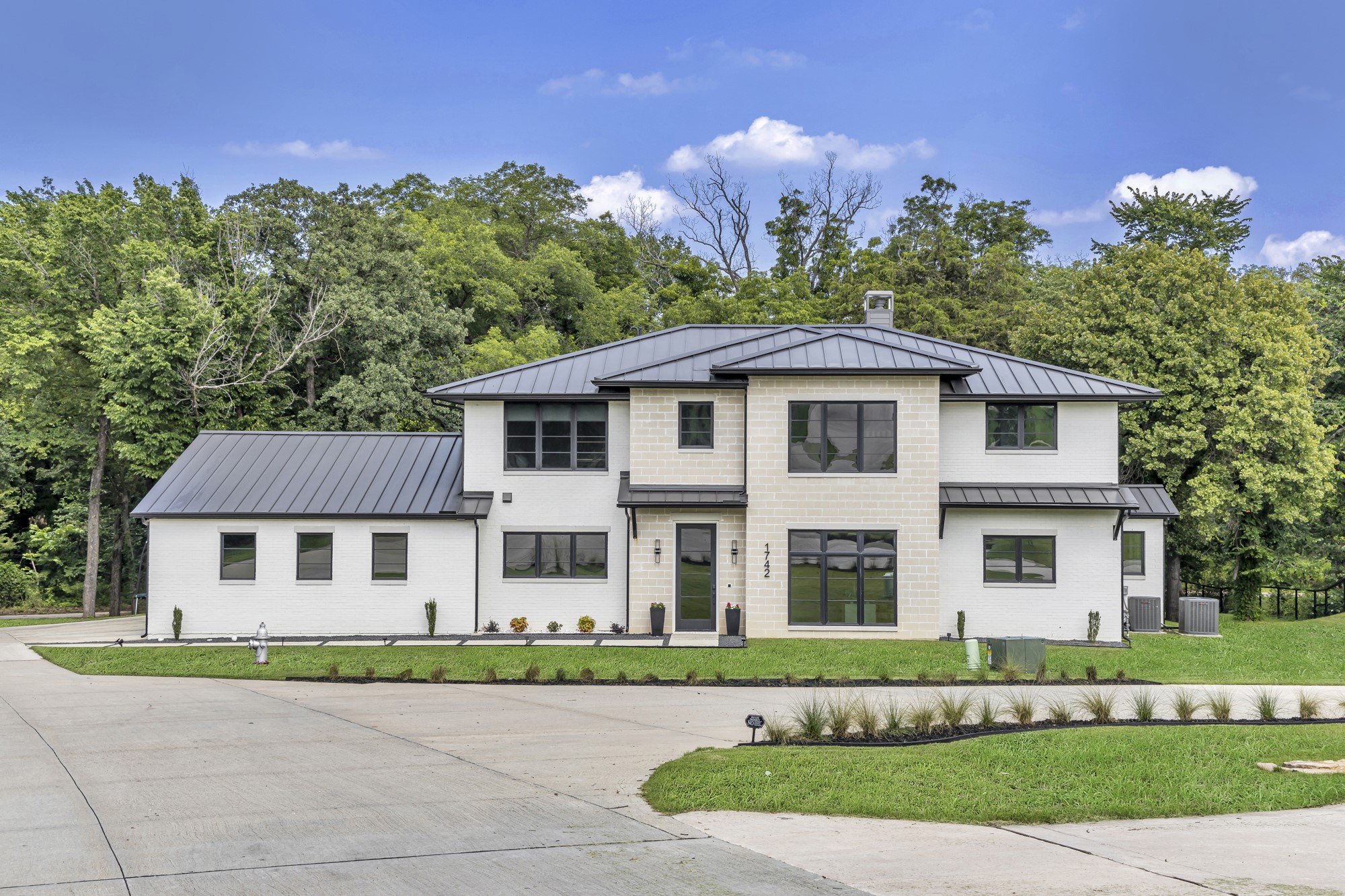 1742 Magner Way