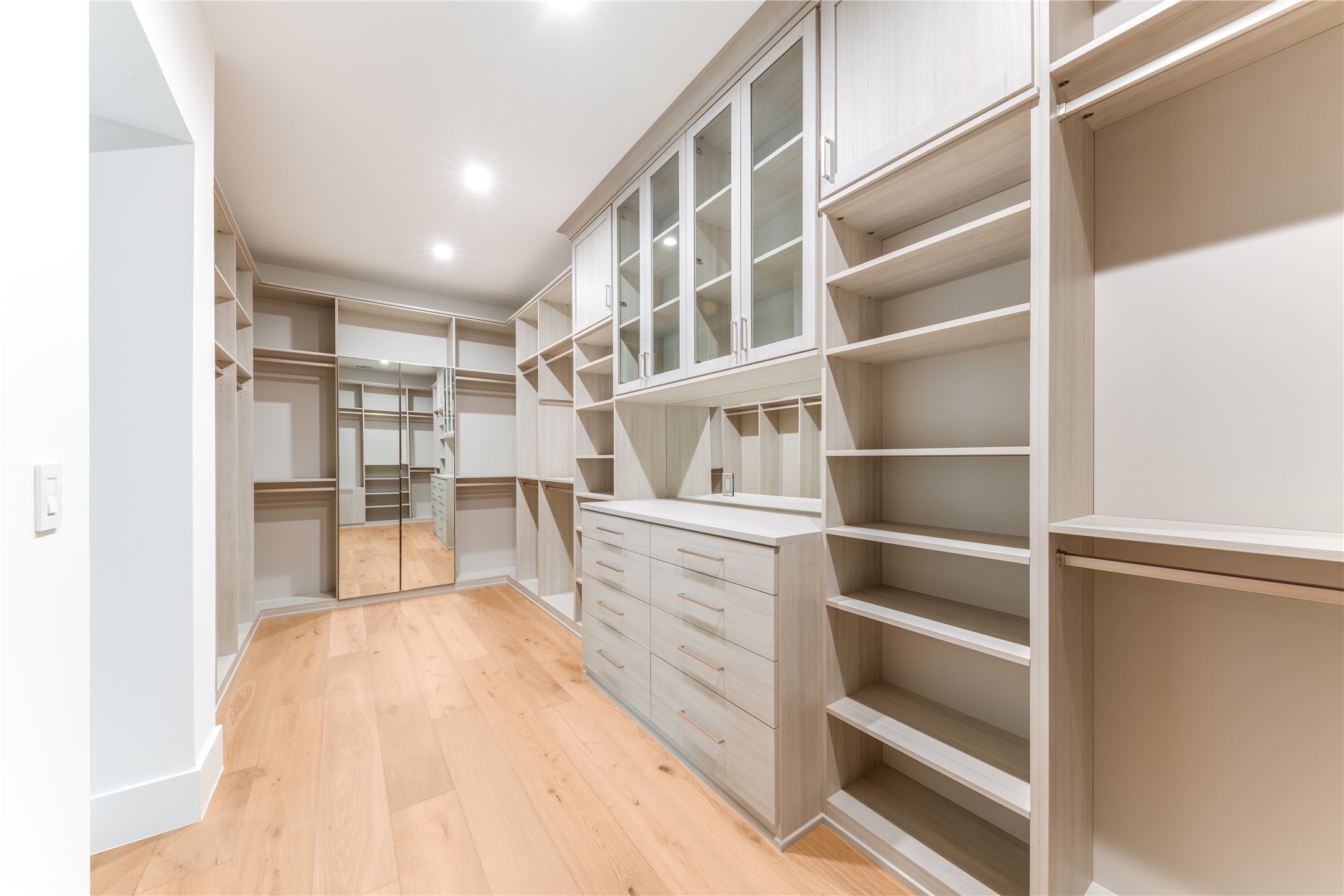 6814 Southridge Drive