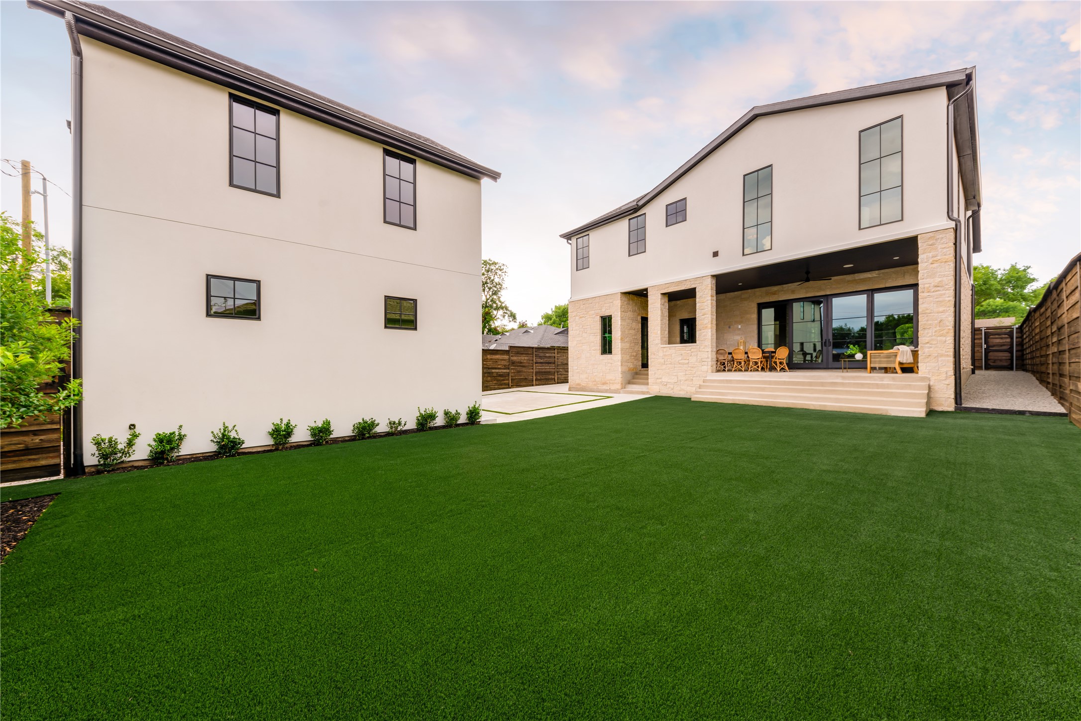 6814 Southridge Drive