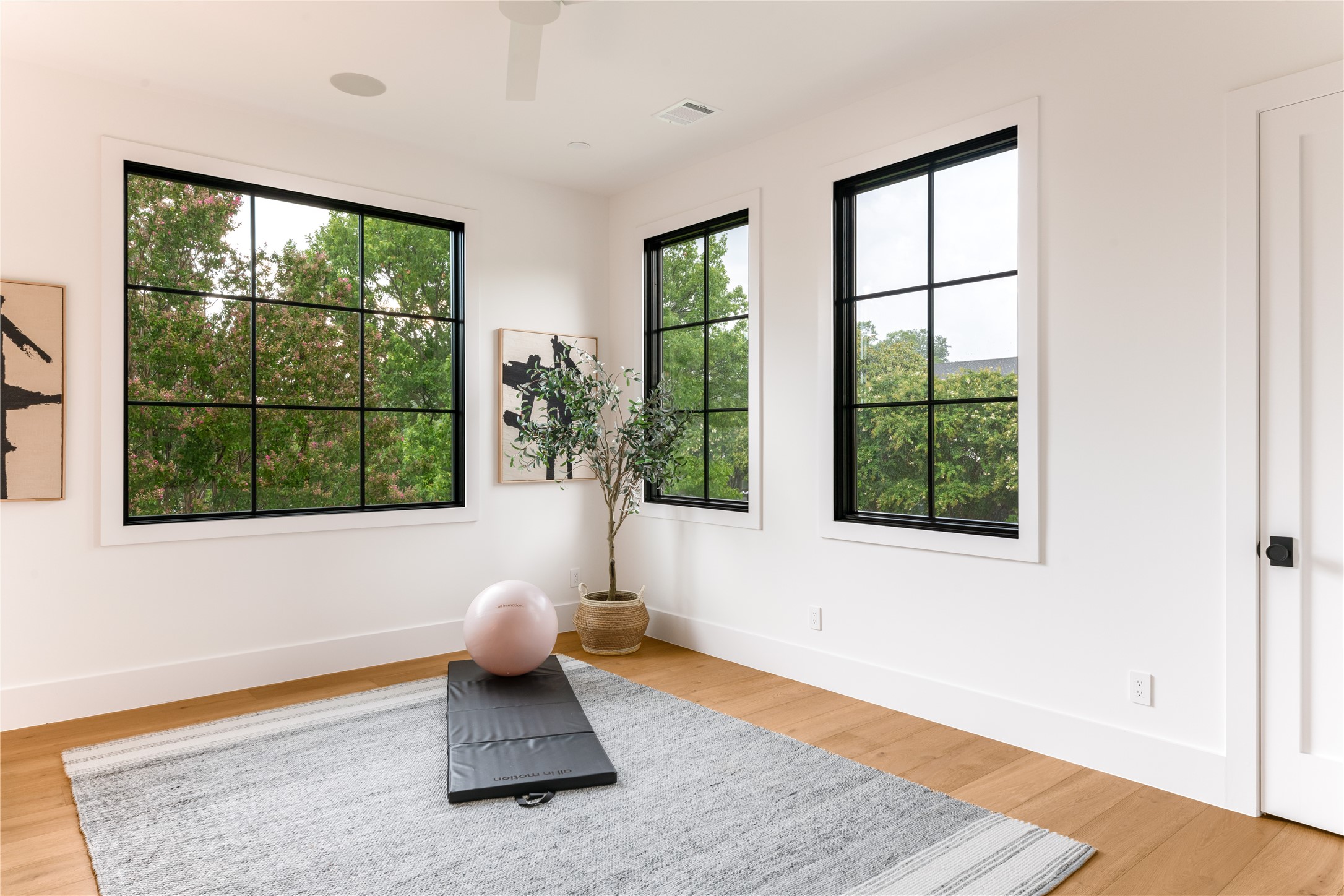 6814 Southridge Drive