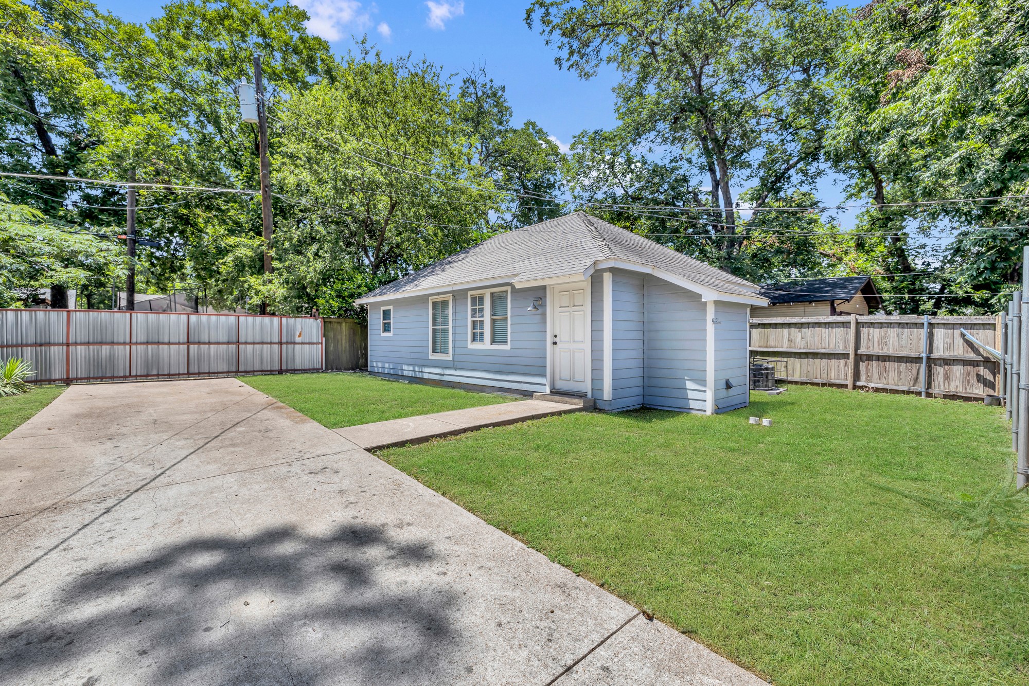 925 S Brighton Avenue