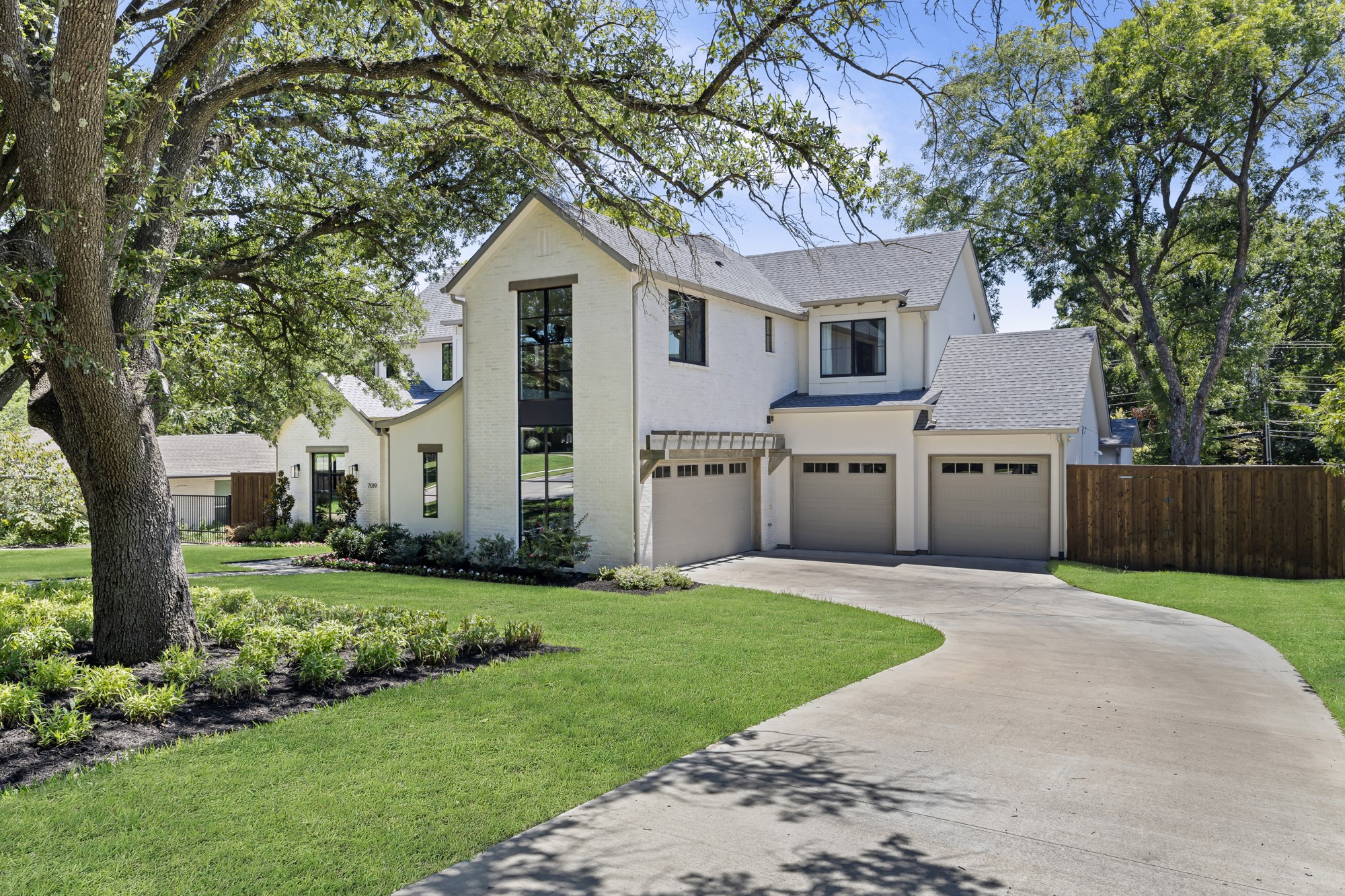 7019 Greentree Lane