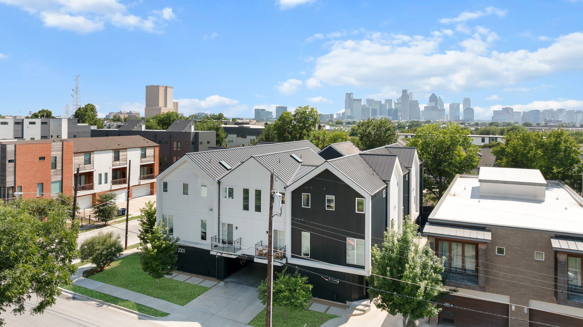 2001 N Prairie Avenue 103