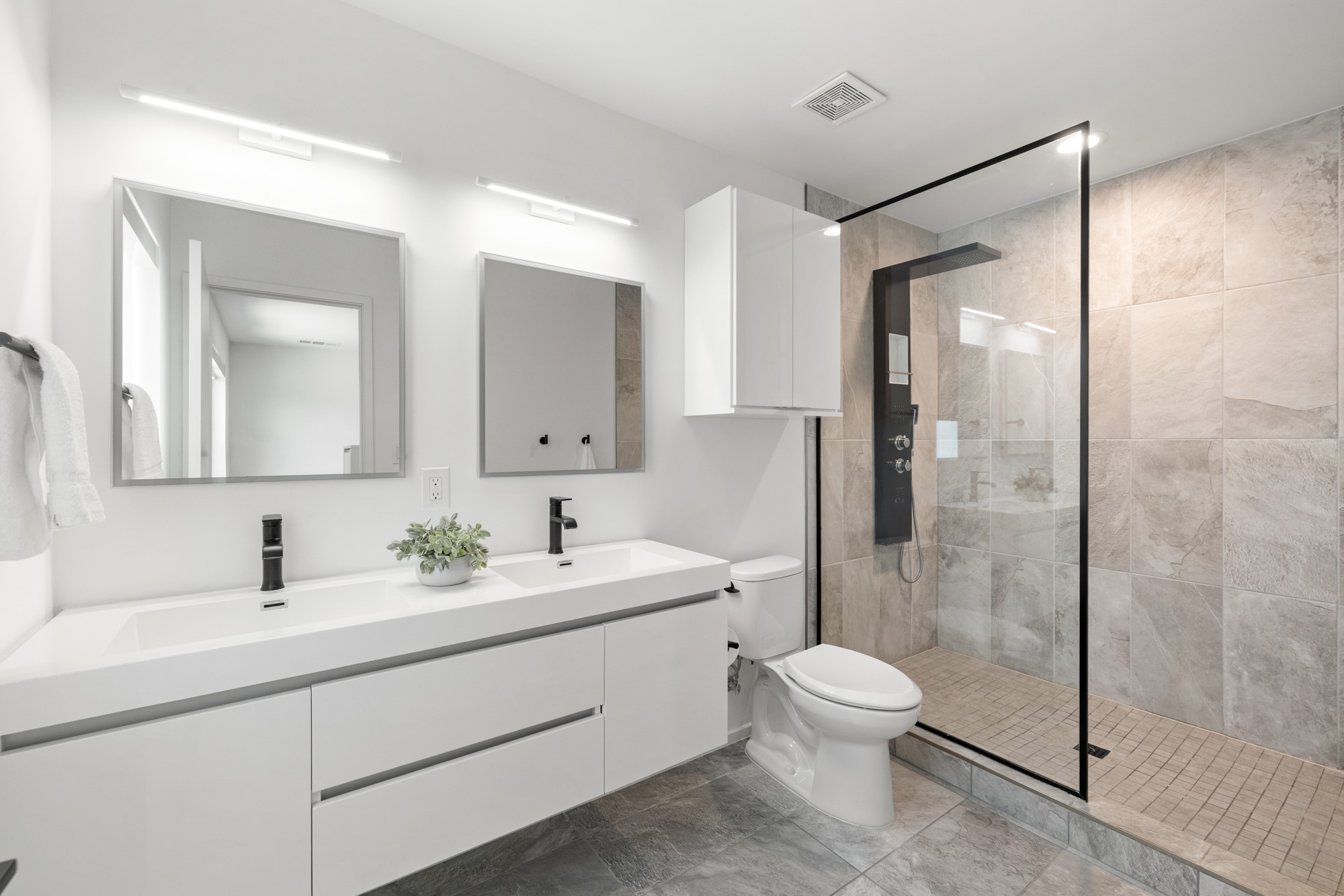 2001 N Prairie Avenue 103