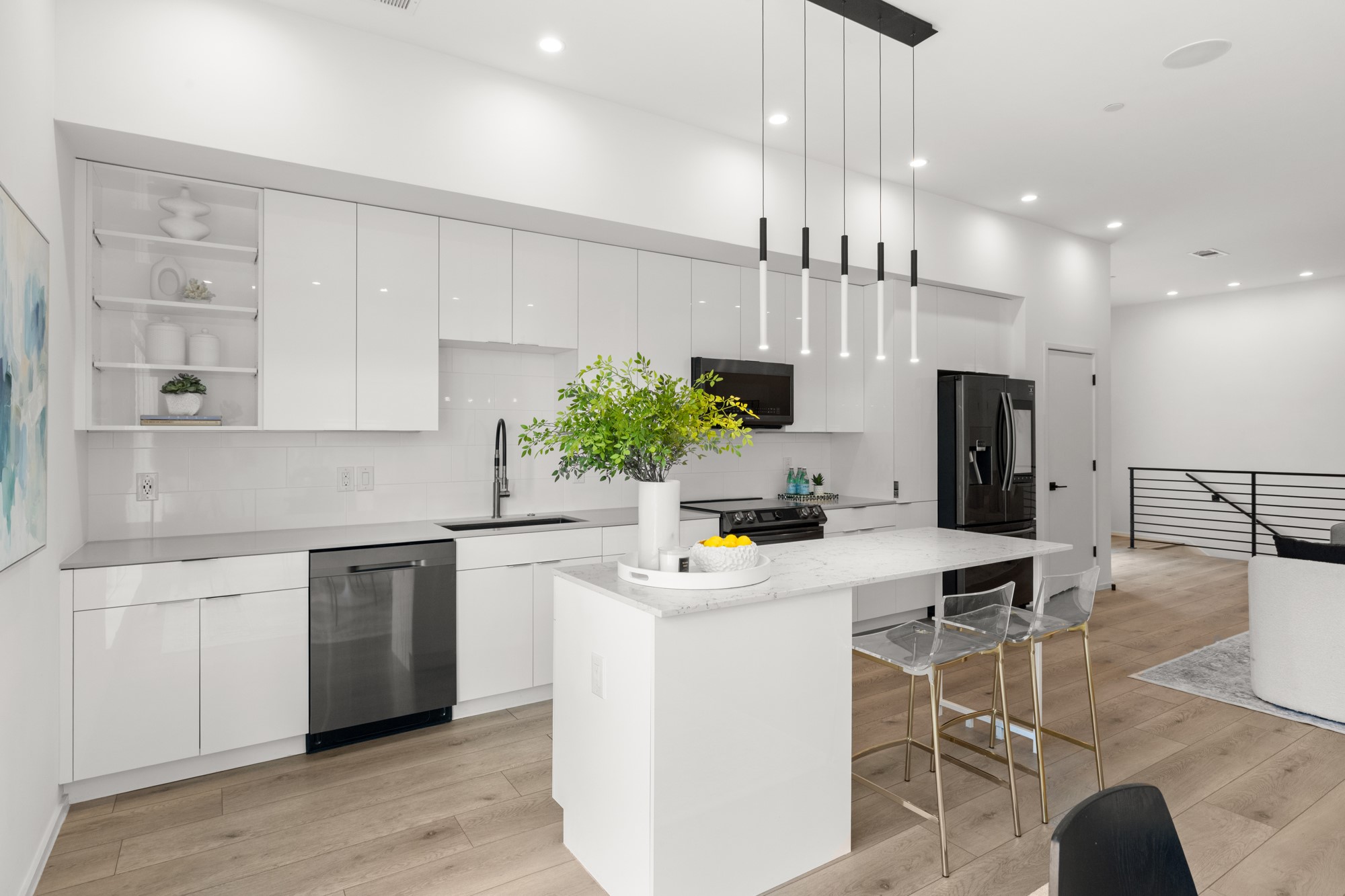 2001 N Prairie Avenue 103