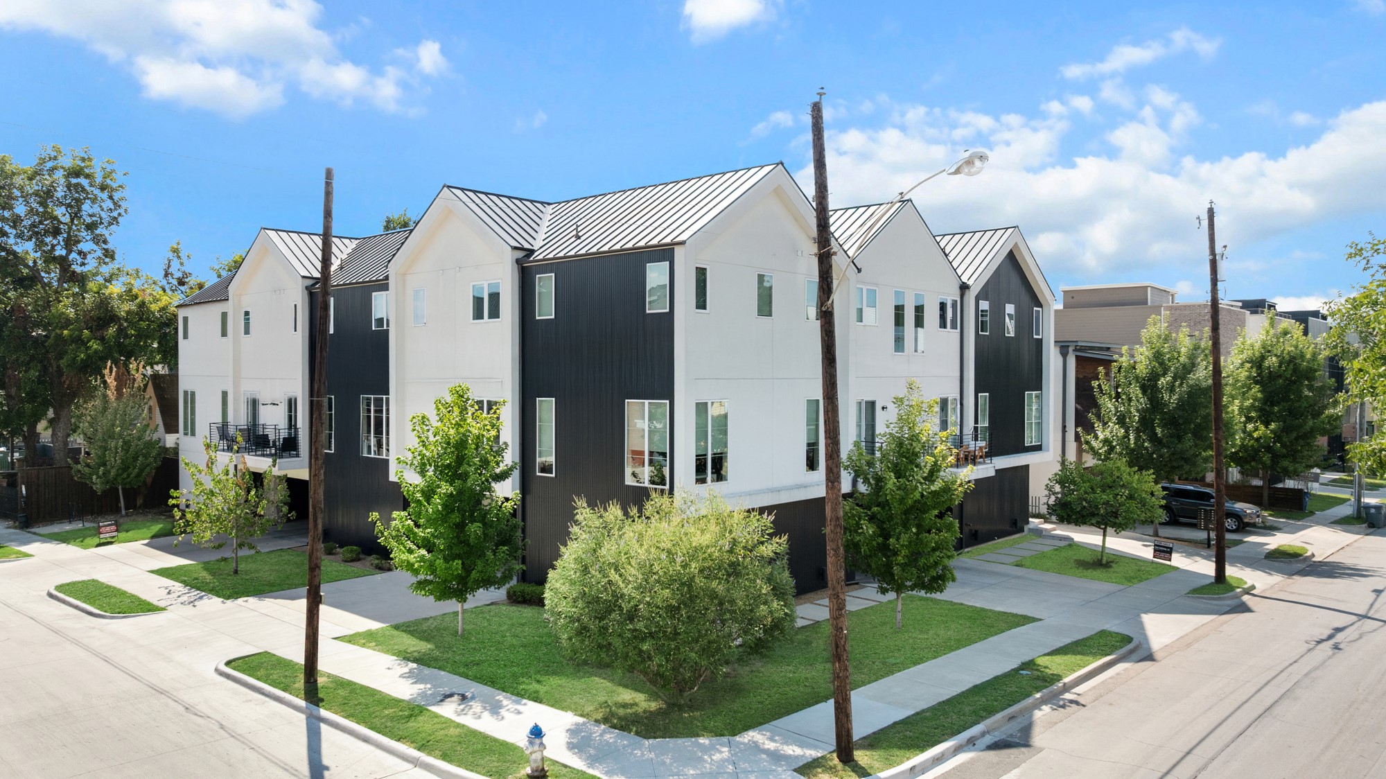 2001 N Prairie Avenue 103