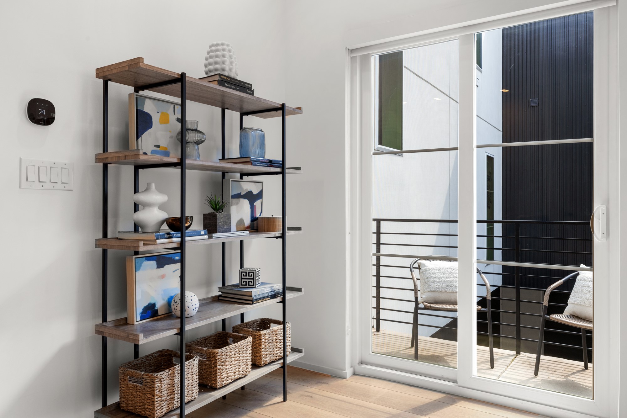 2001 N Prairie Avenue 103