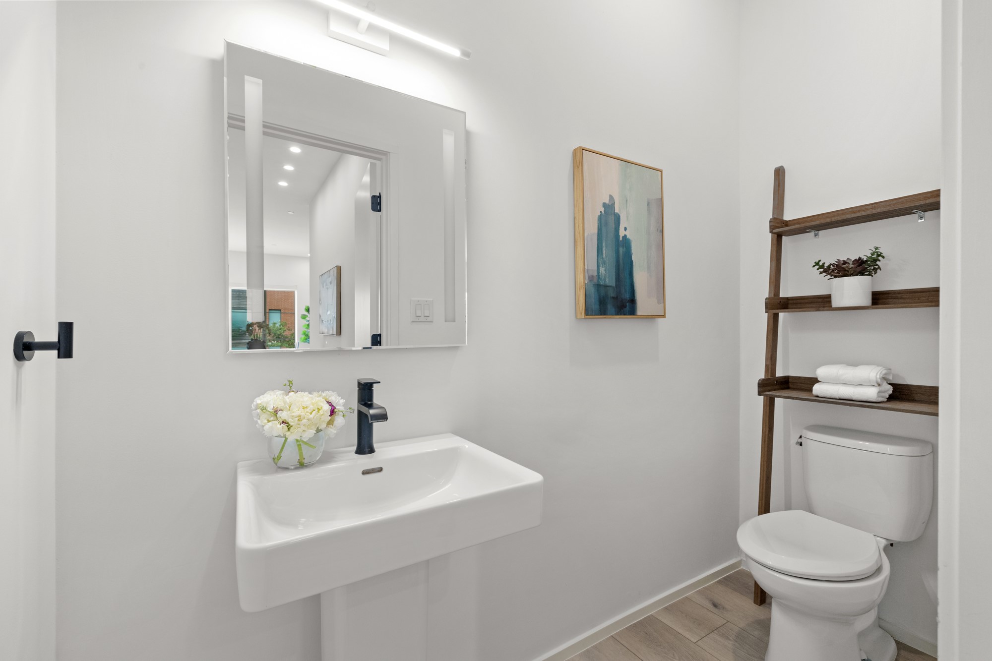 2001 N Prairie Avenue 103