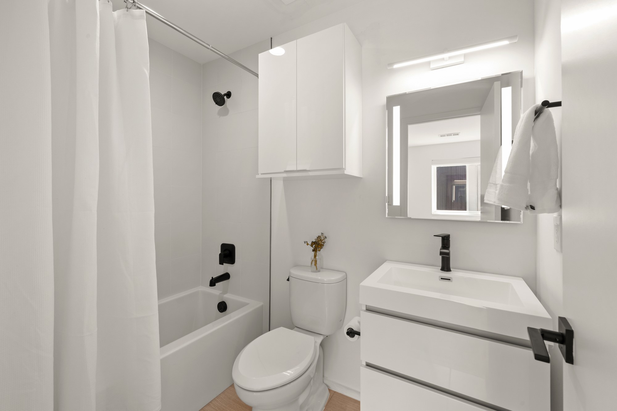 2001 N Prairie Avenue 103