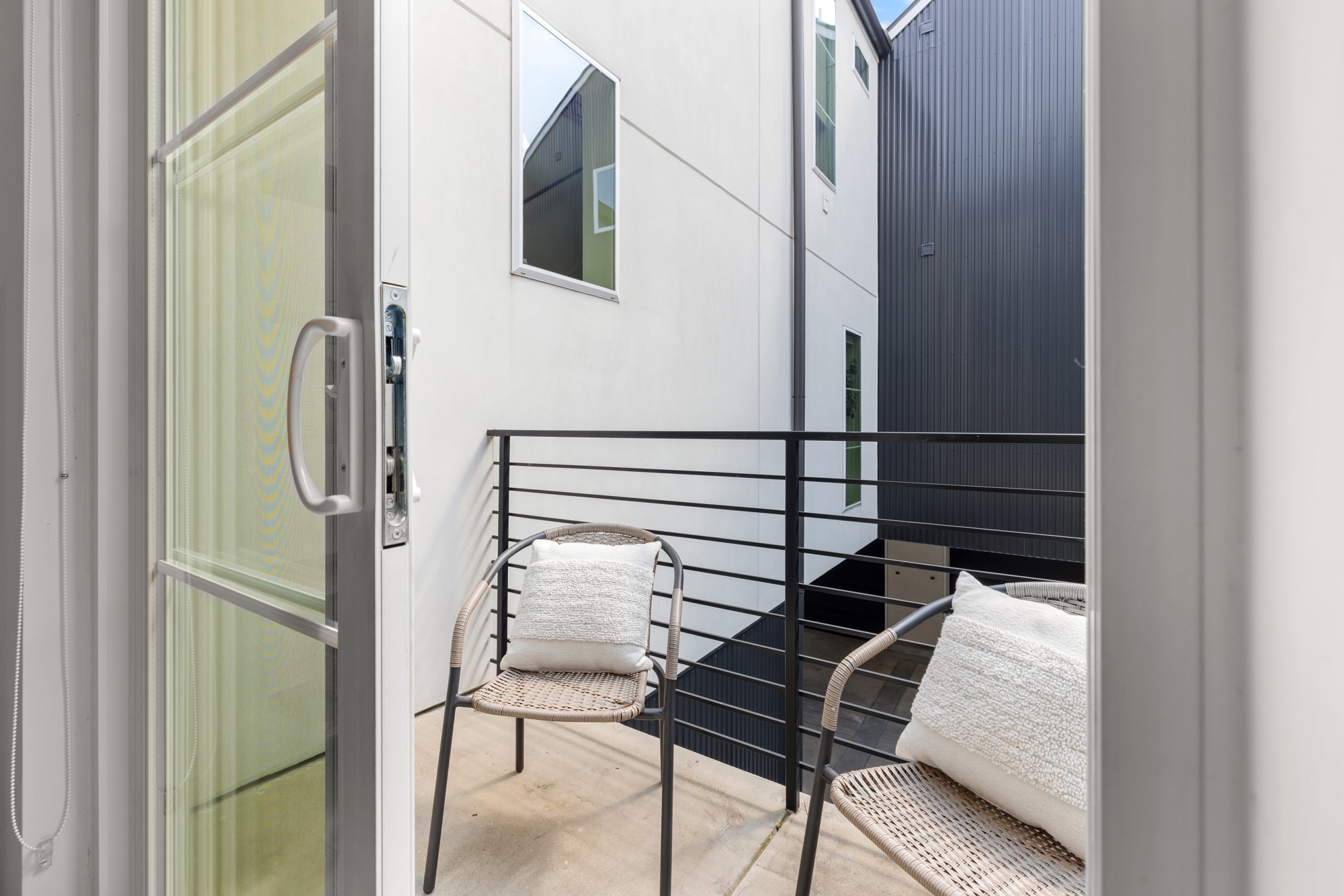 2001 N Prairie Avenue 103