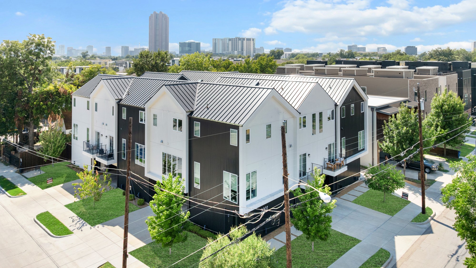 2001 N Prairie Avenue 103