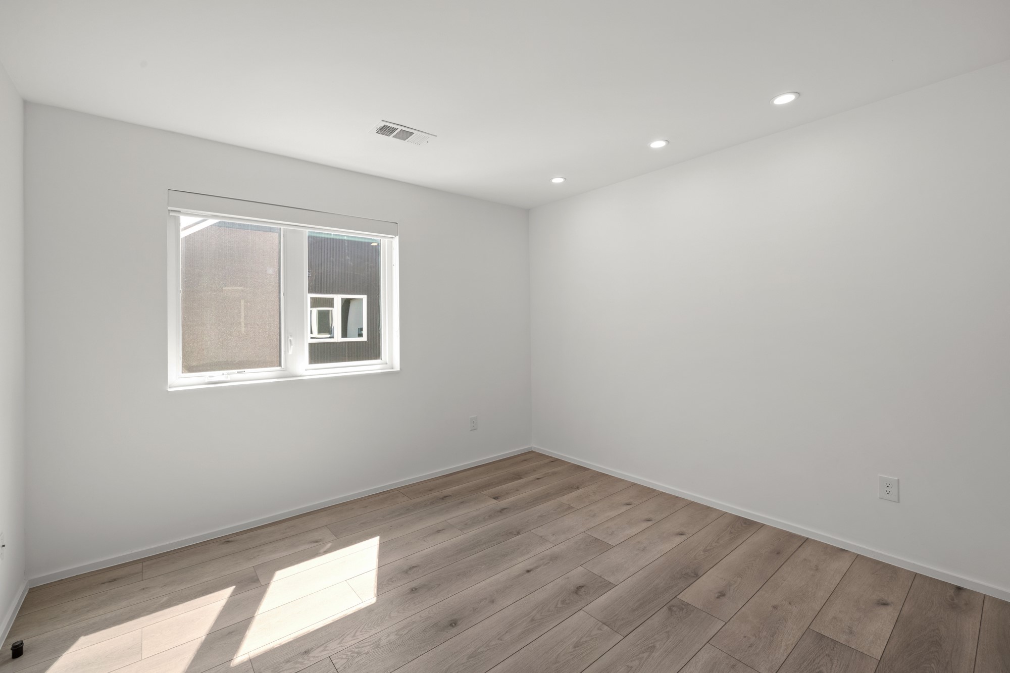 2001 N Prairie Avenue 103