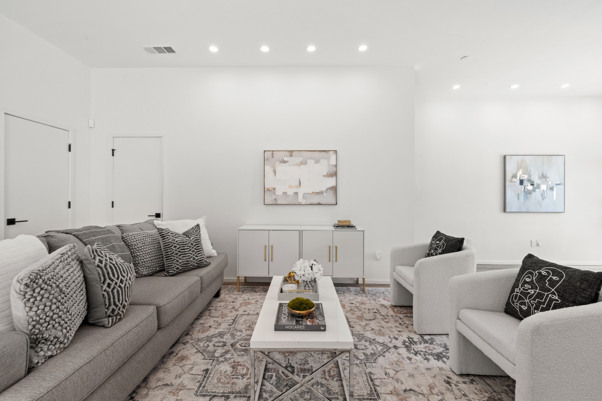 2001 N Prairie Avenue 103