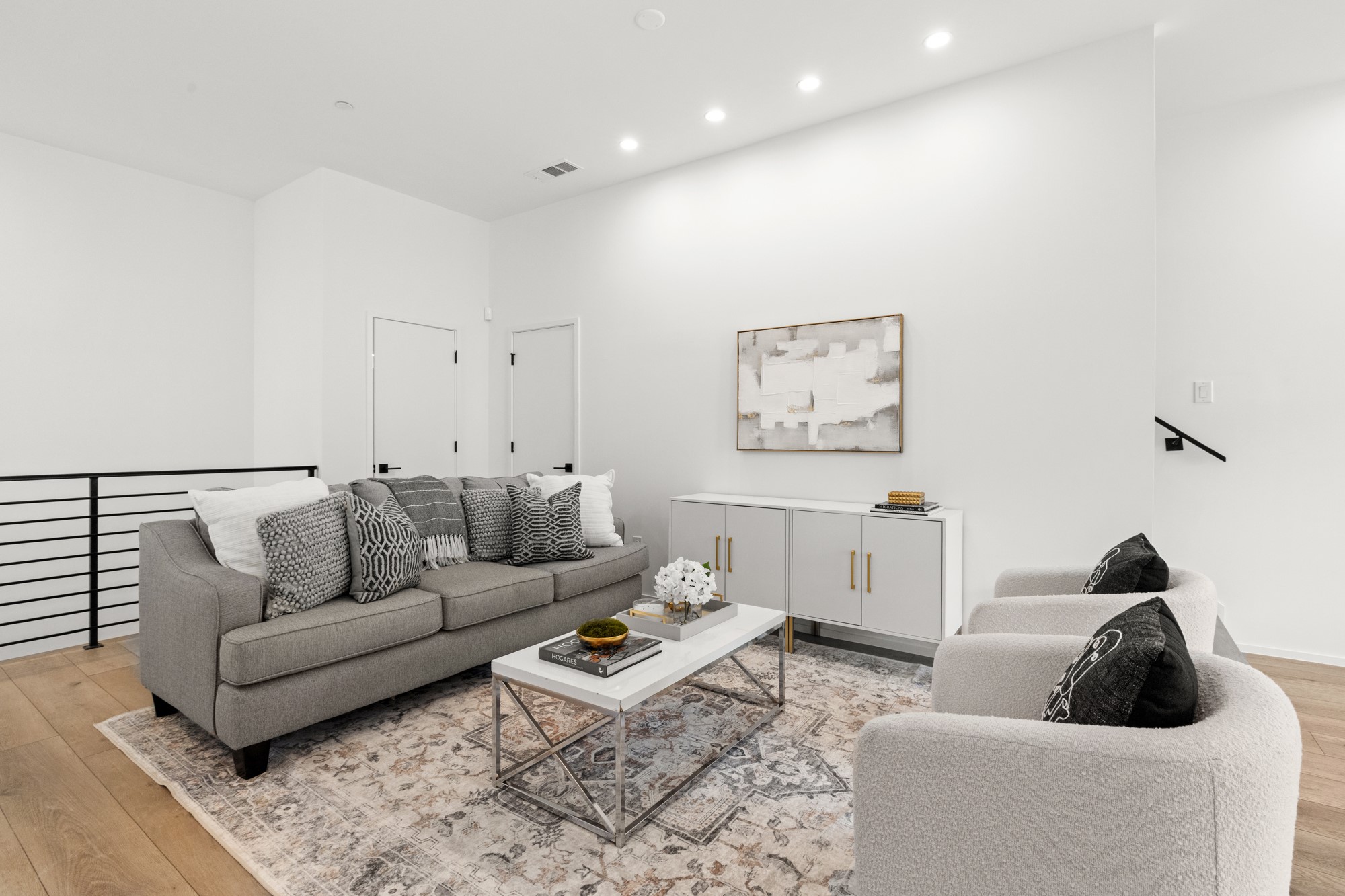 2001 N Prairie Avenue 103