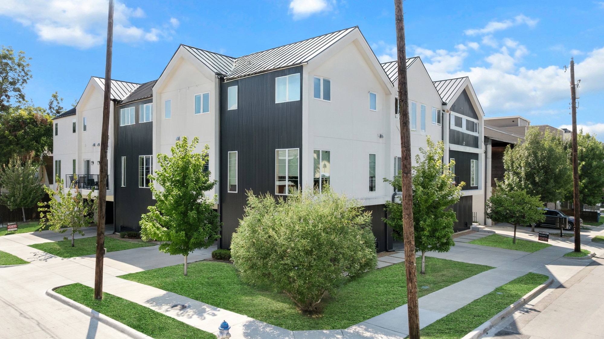 2001 N Prairie Avenue 103