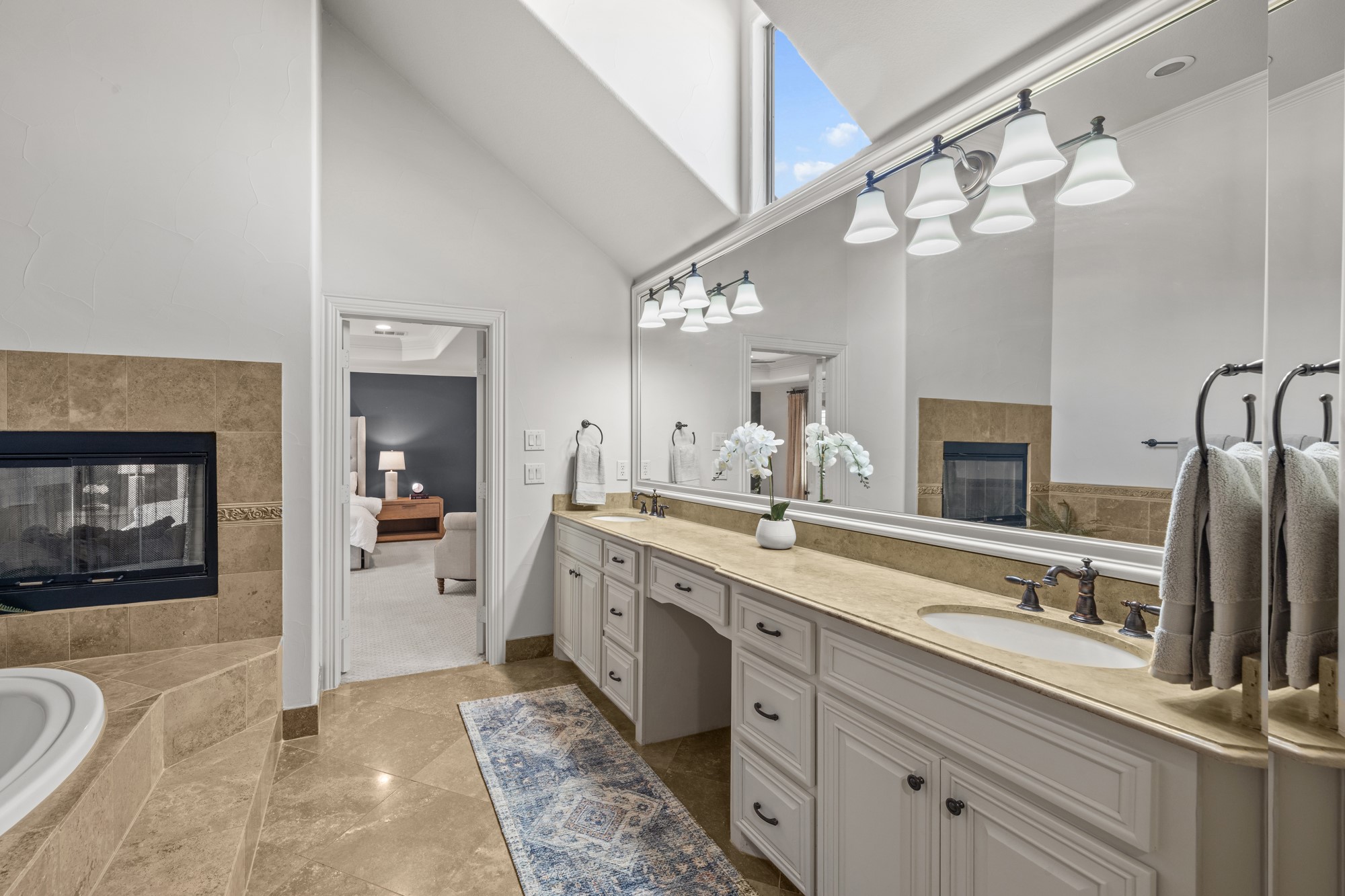 6218 Lakeshore Drive