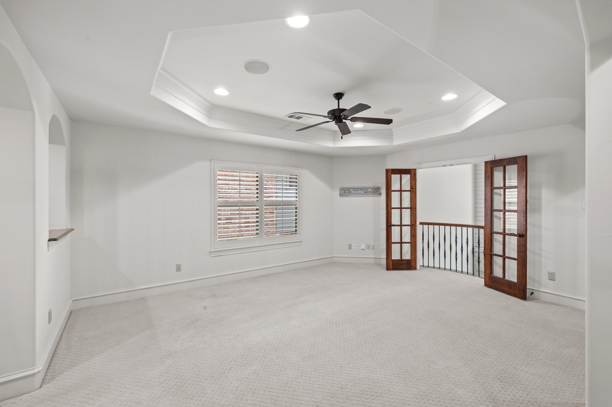 6218 Lakeshore Drive