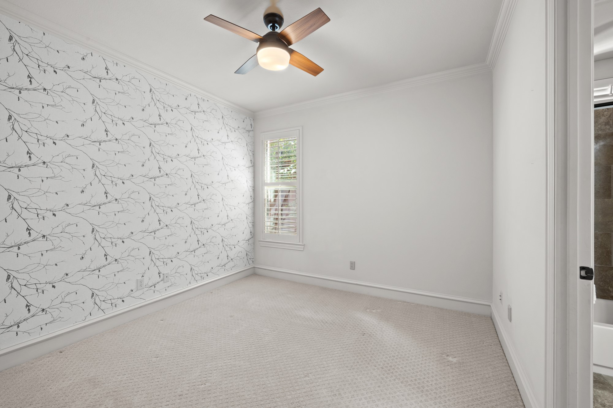 6218 Lakeshore Drive