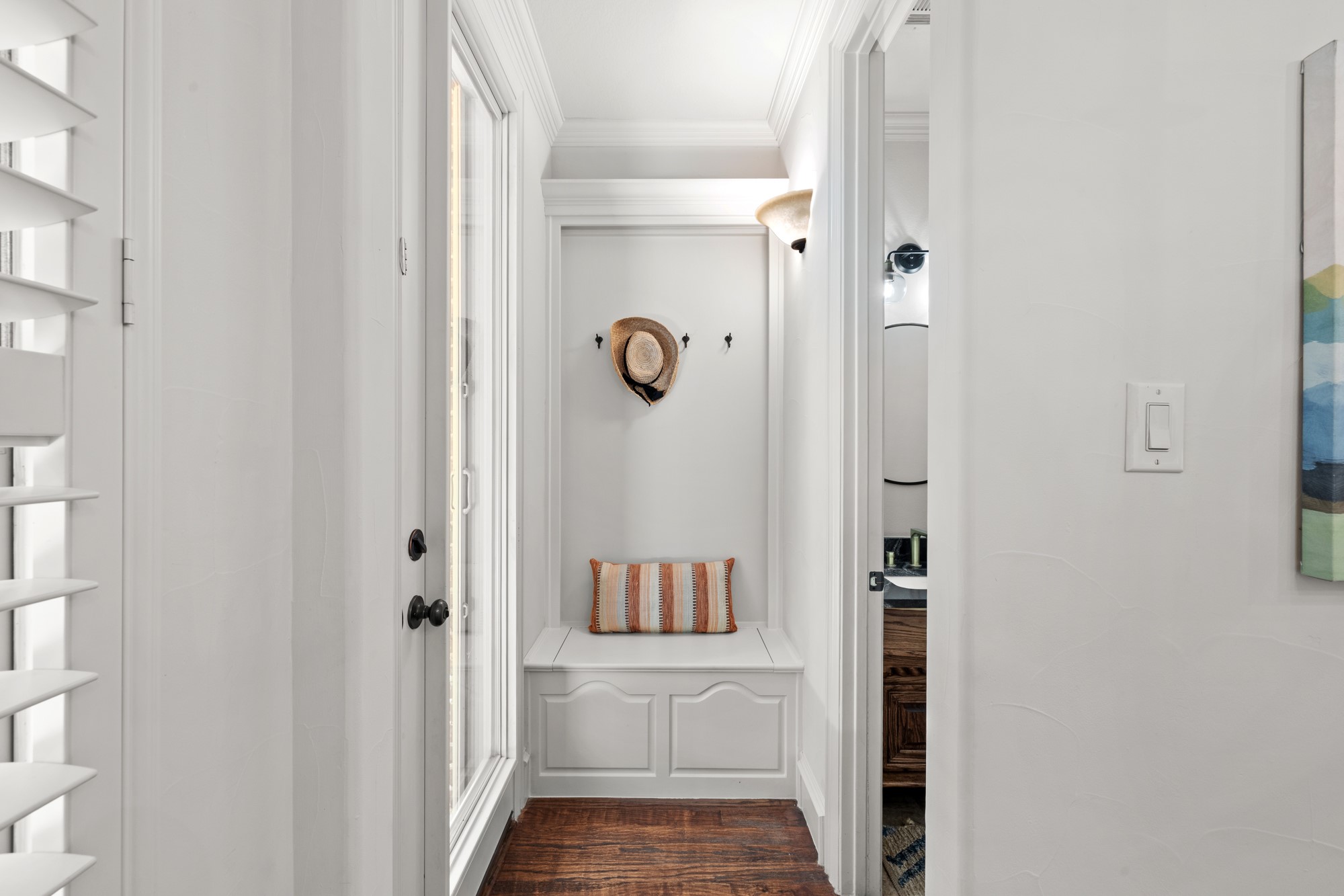 6218 Lakeshore Drive