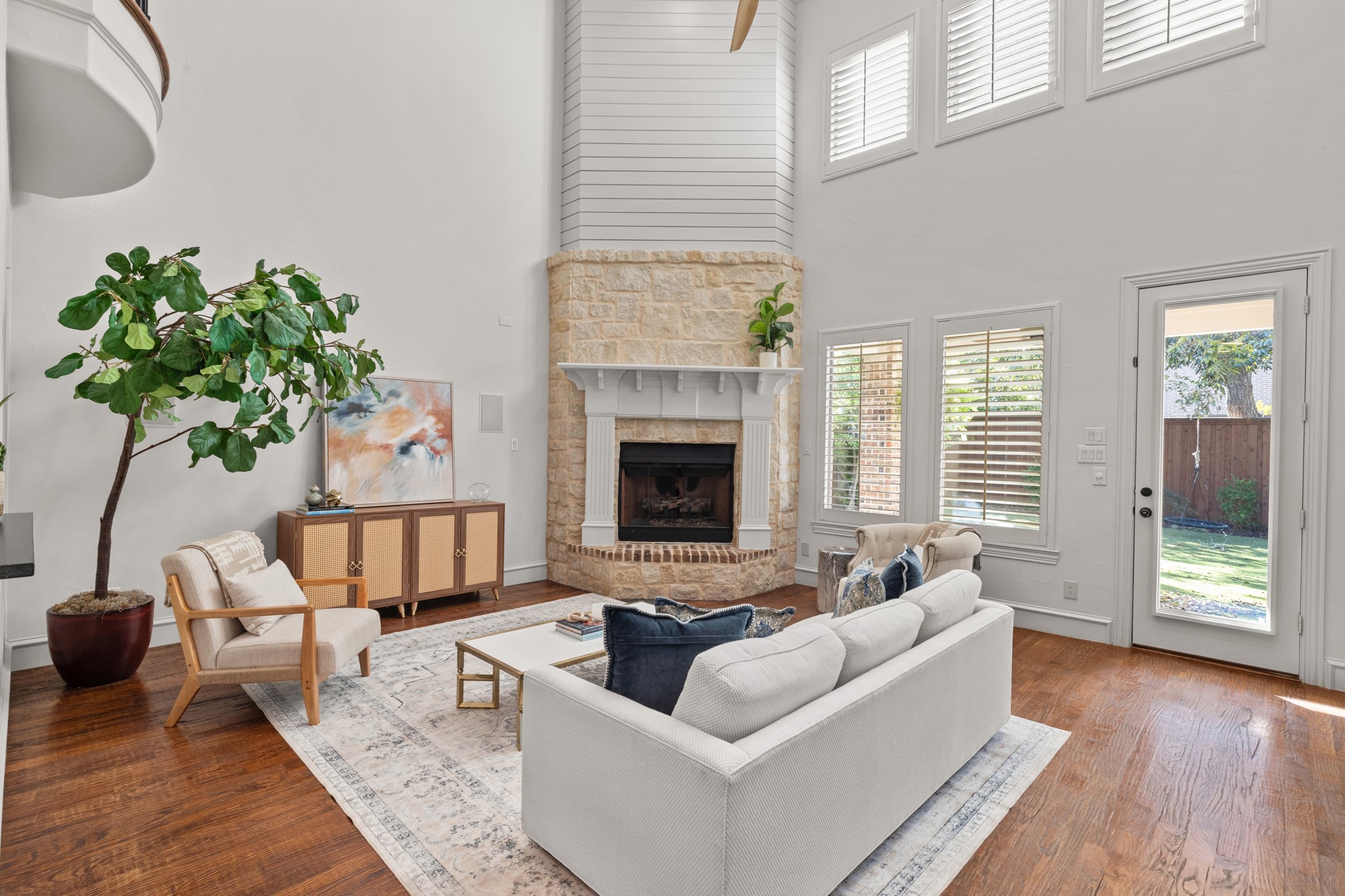 6218 Lakeshore Drive